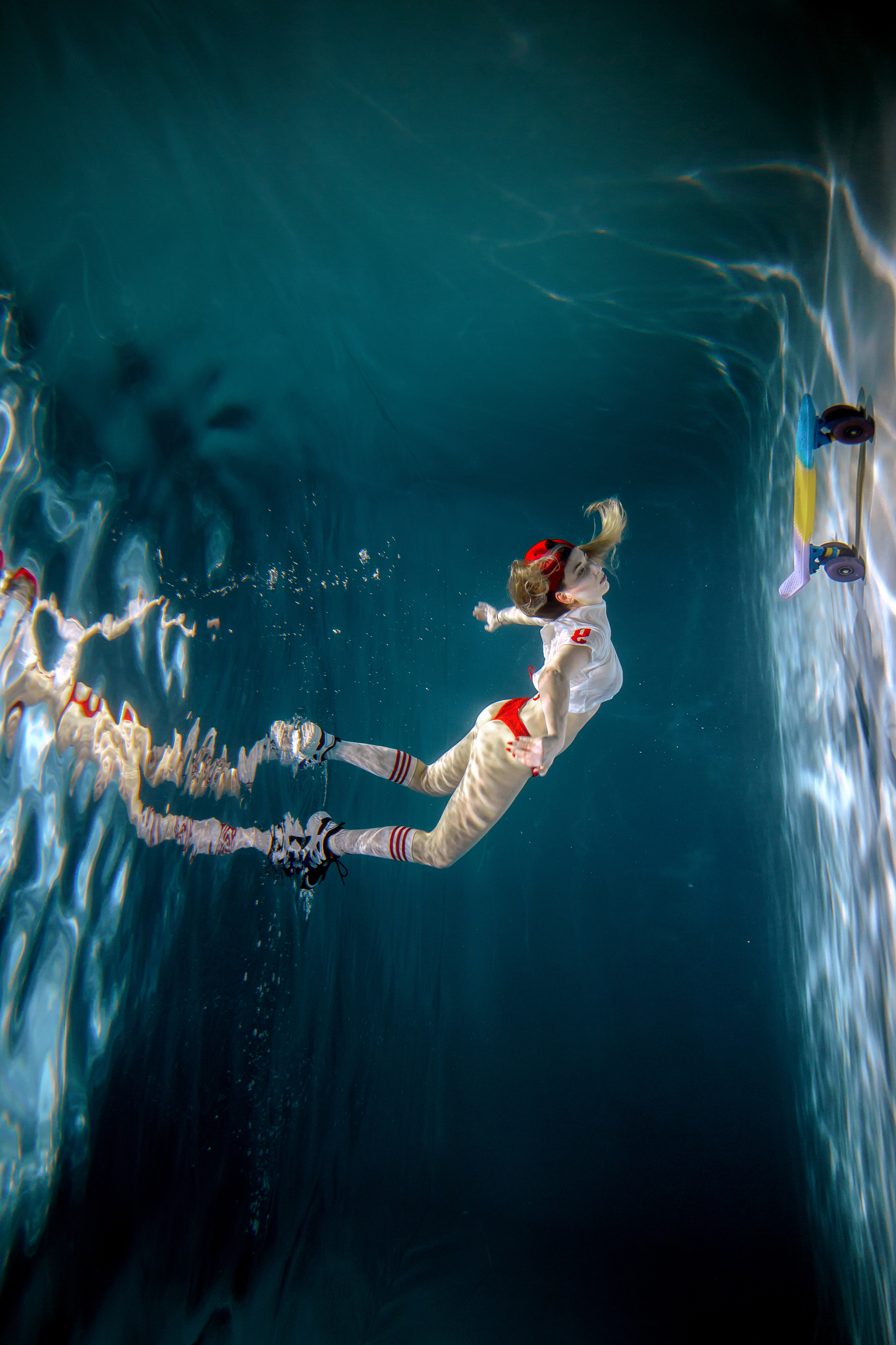 Подводная фотосессия на скейтборде в Москве. Свадебный и семейный фотограф Виктория Носачёва. Щелково, Москва и МО