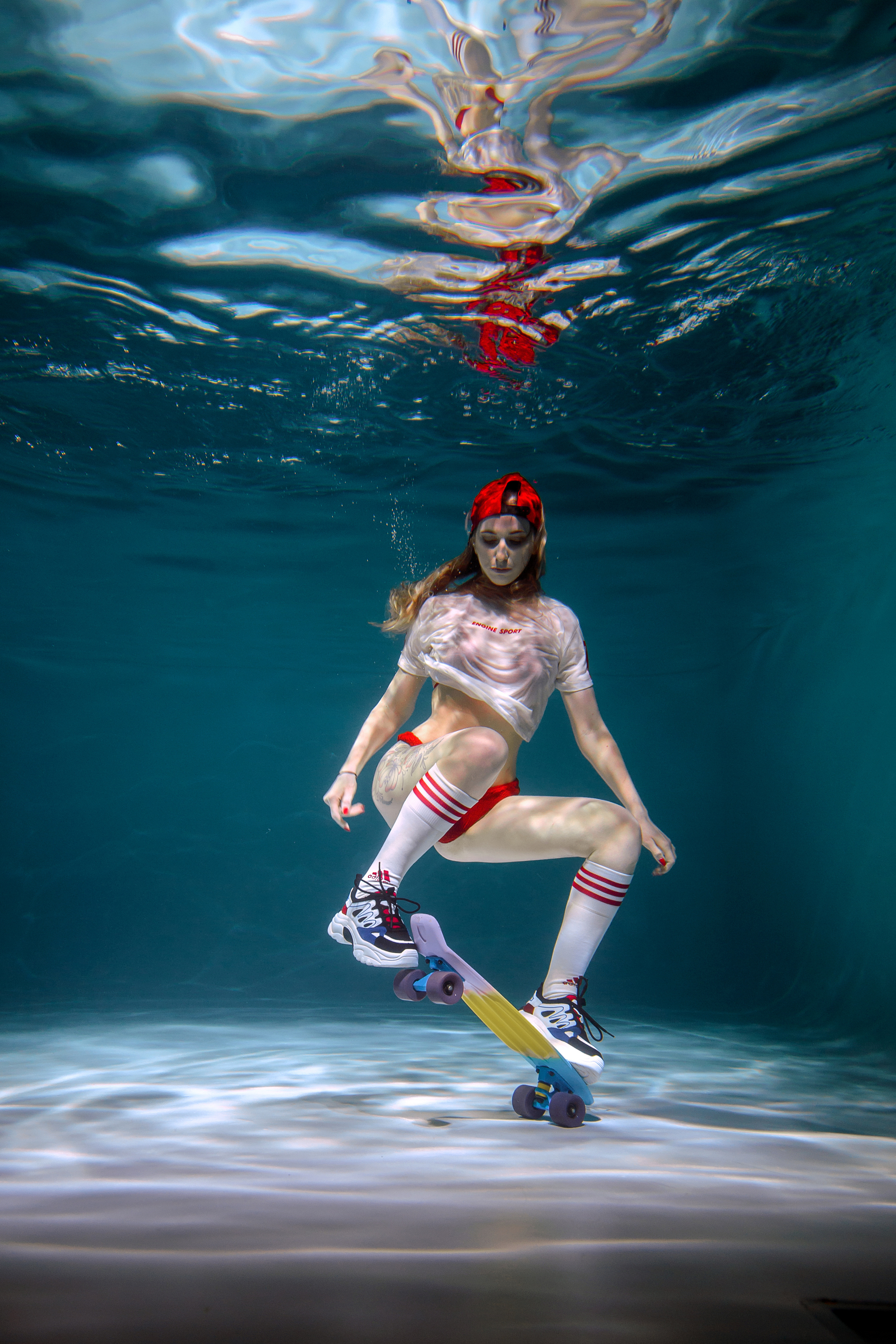 Подводная фотосессия на скейтборде в Москве. Свадебный и семейный фотограф Виктория Носачёва. Щелково, Москва и МО