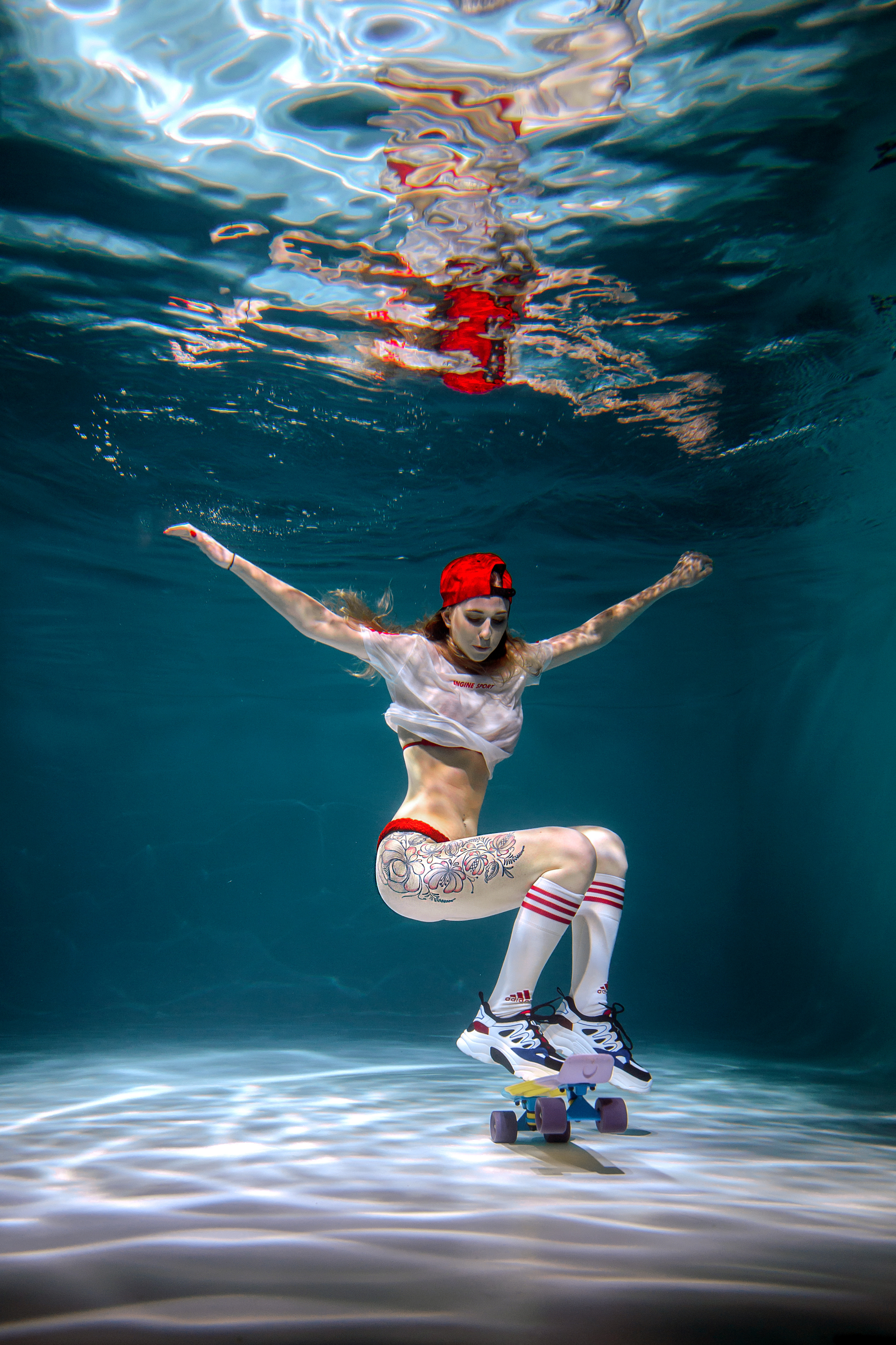 Подводная фотосессия на скейтборде в Москве. Свадебный и семейный фотограф Виктория Носачёва. Щелково, Москва и МО