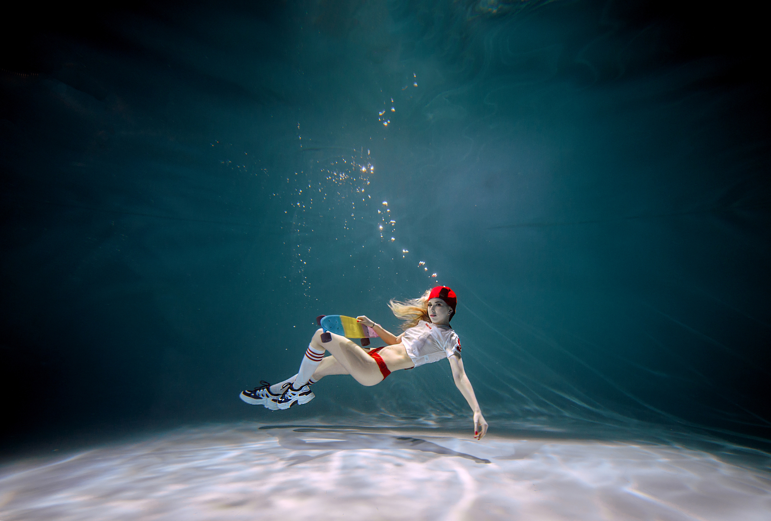 Подводная фотосессия на скейтборде в Москве. Свадебный и семейный фотограф Виктория Носачёва. Щелково, Москва и МО