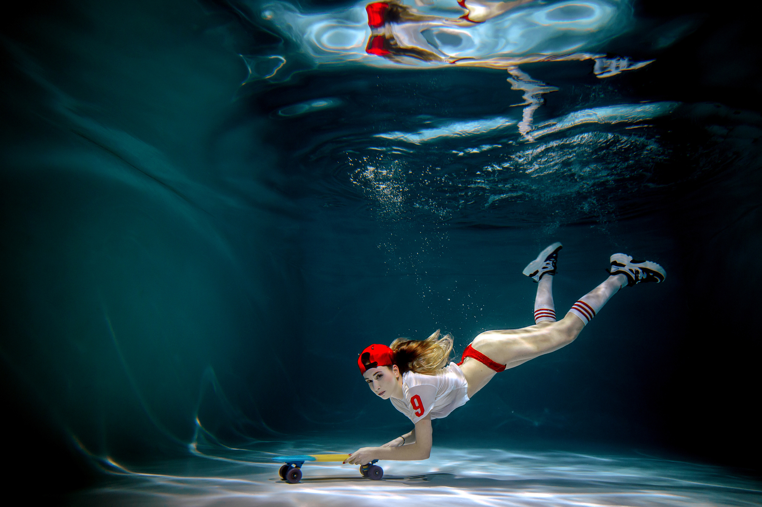 Подводная фотосессия на скейтборде в Москве. Свадебный и семейный фотограф Виктория Носачёва. Щелково, Москва и МО