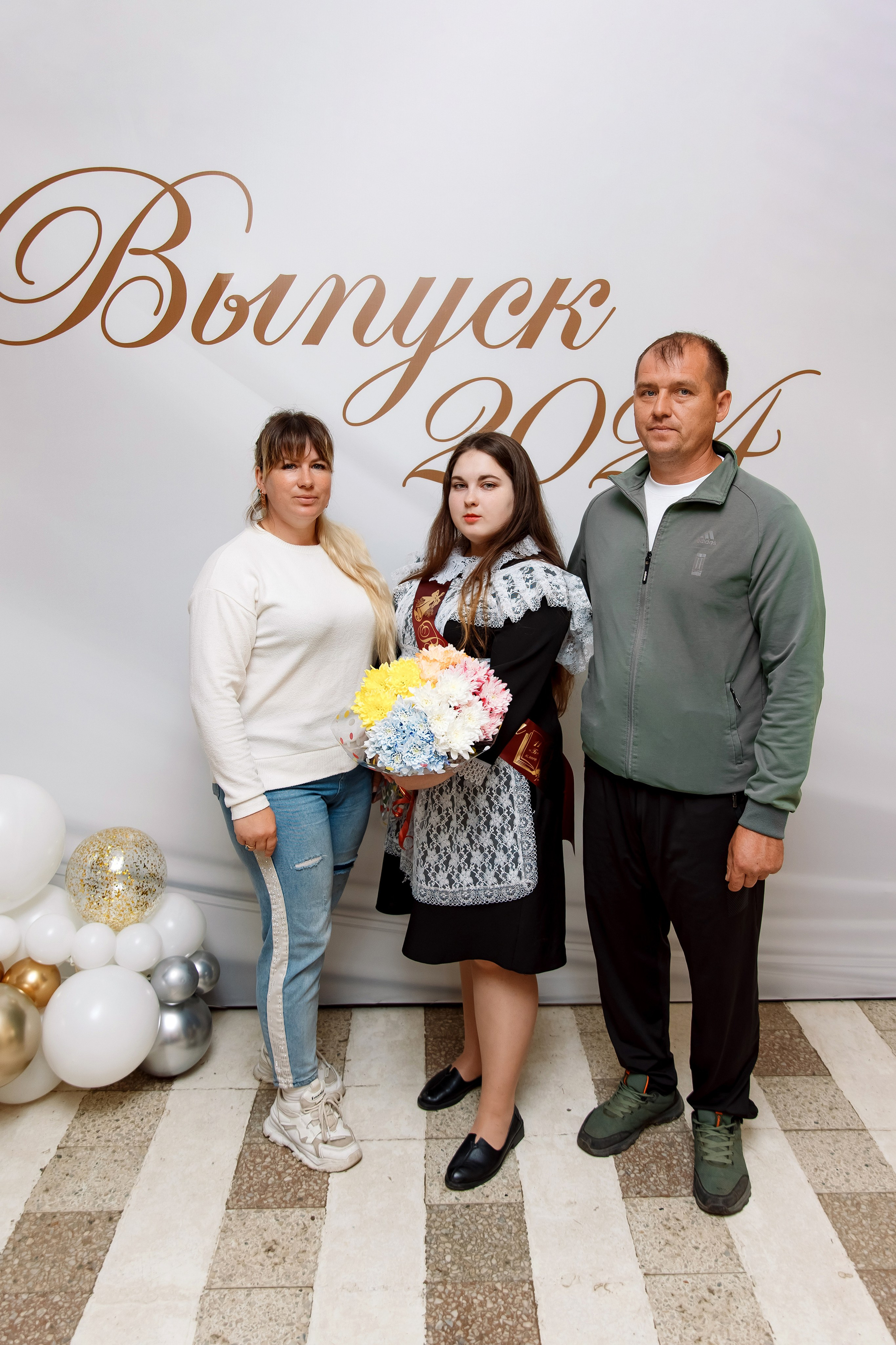 11 класс Последний звонок. Фотограф Любовь Корниенко, Примоский край