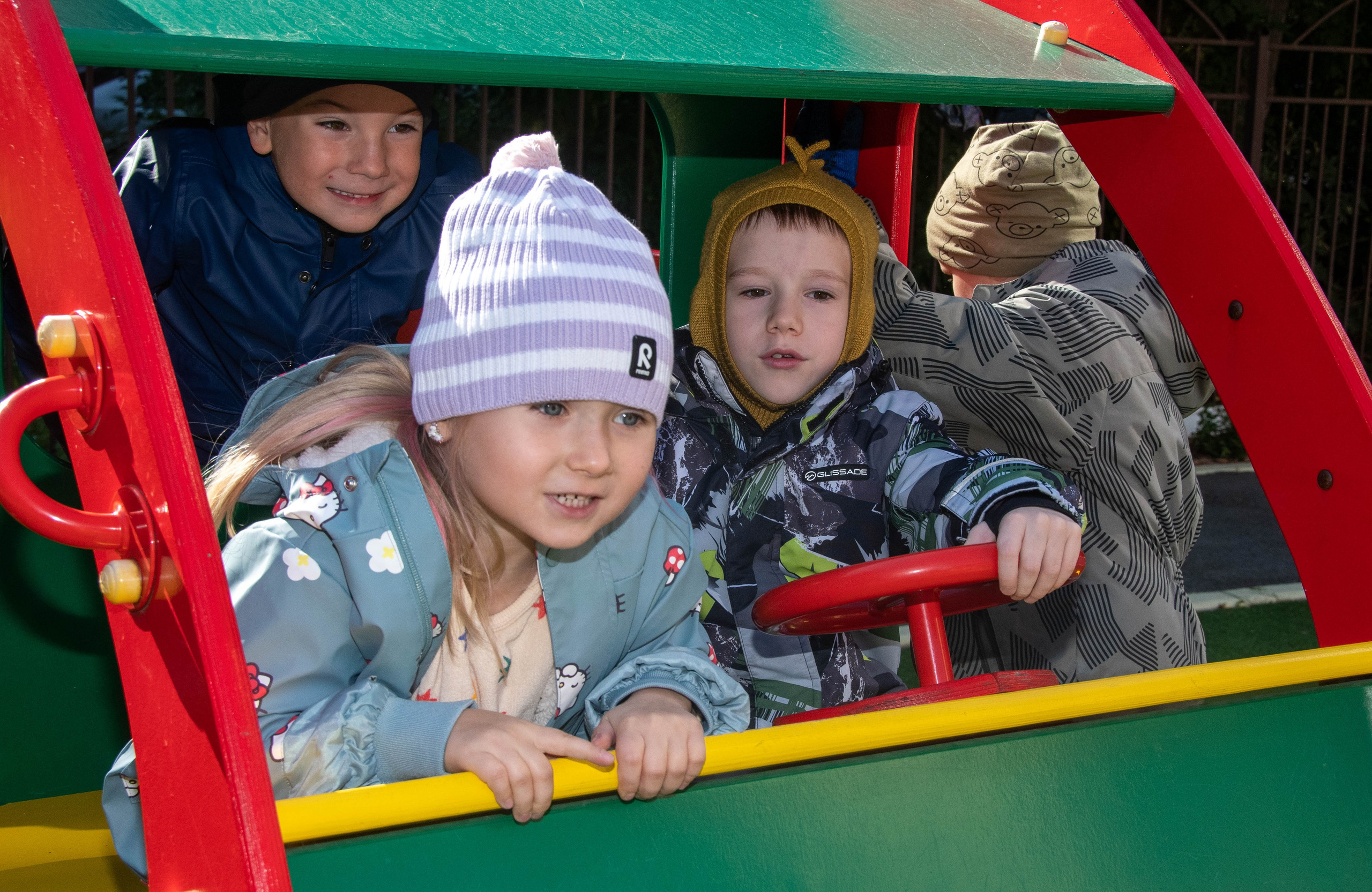 2023 г. День дошкольного работника и прогулка. Репортажный и детский фотограф в Новосибирске
