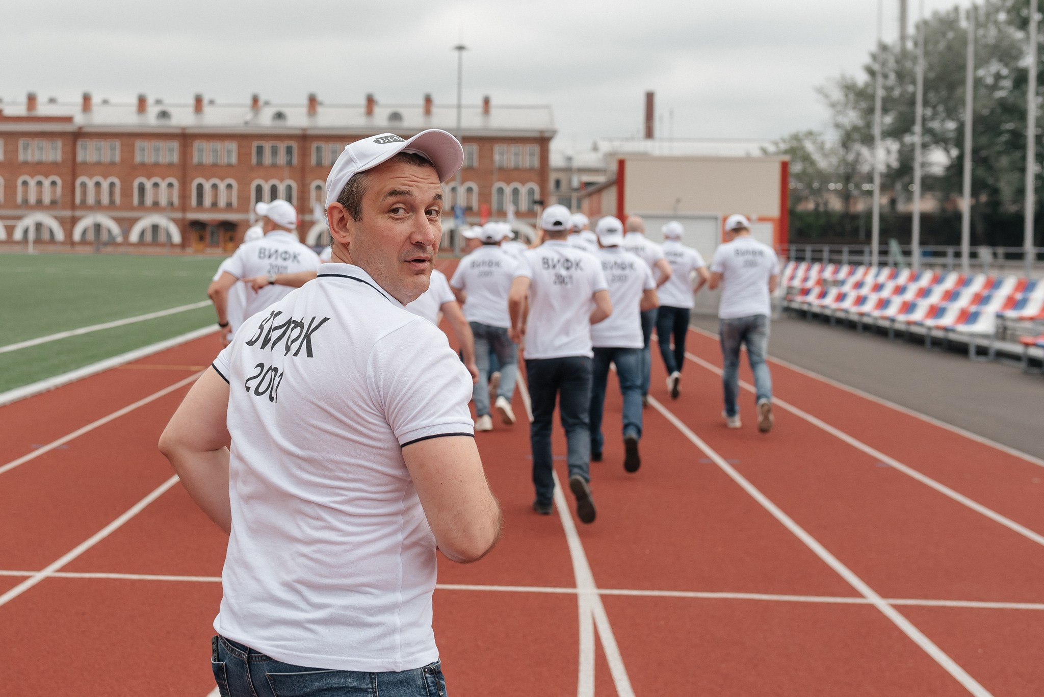 Встреча выпускников, выпуск 2001 г. Свадебный и семейный фотограф из Санкт-Петербурга Климов Анатолий