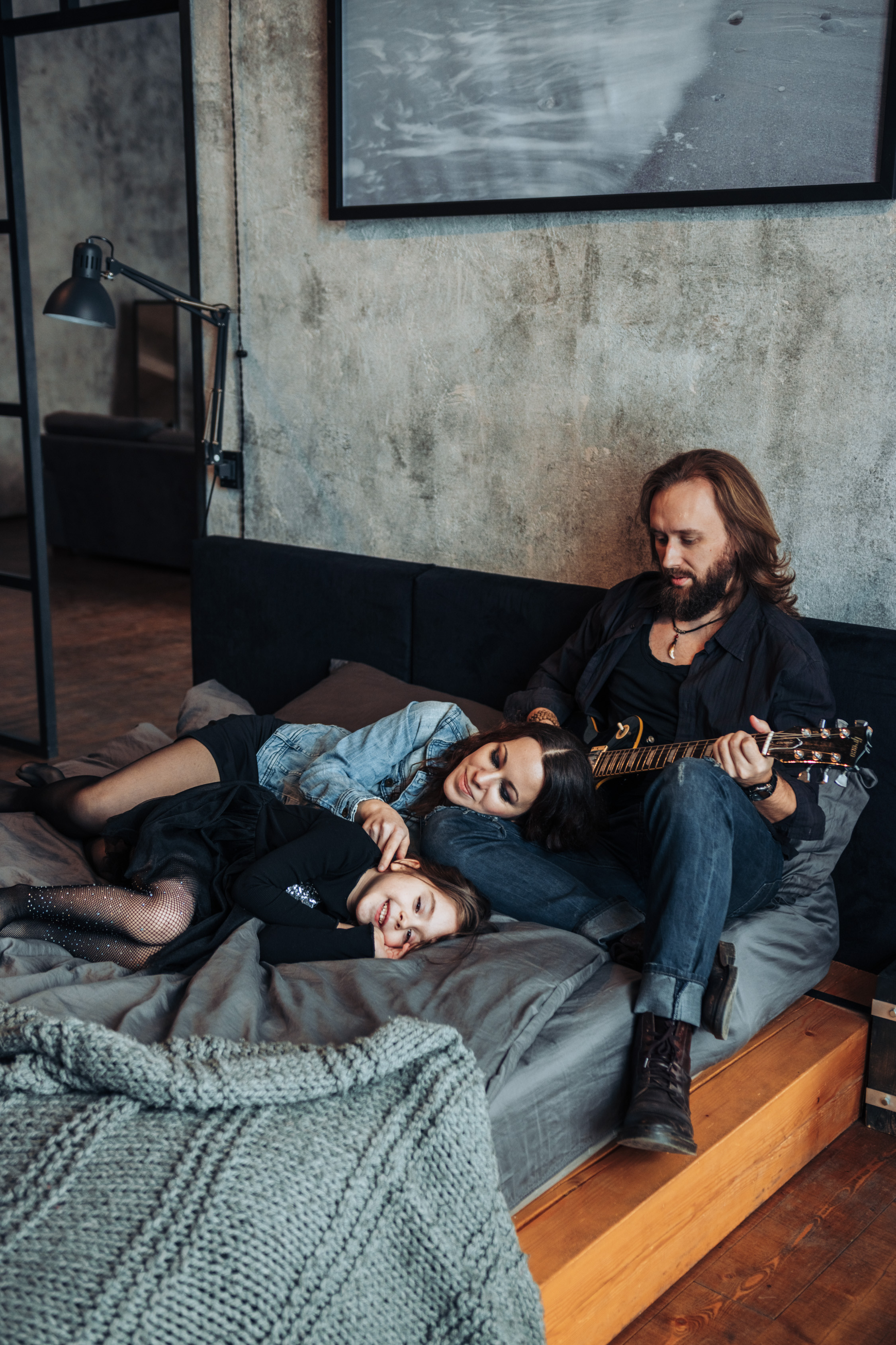 Семейная фотосессия в студии. Свадебный фотограф и видеограф — Сергей и Дарья