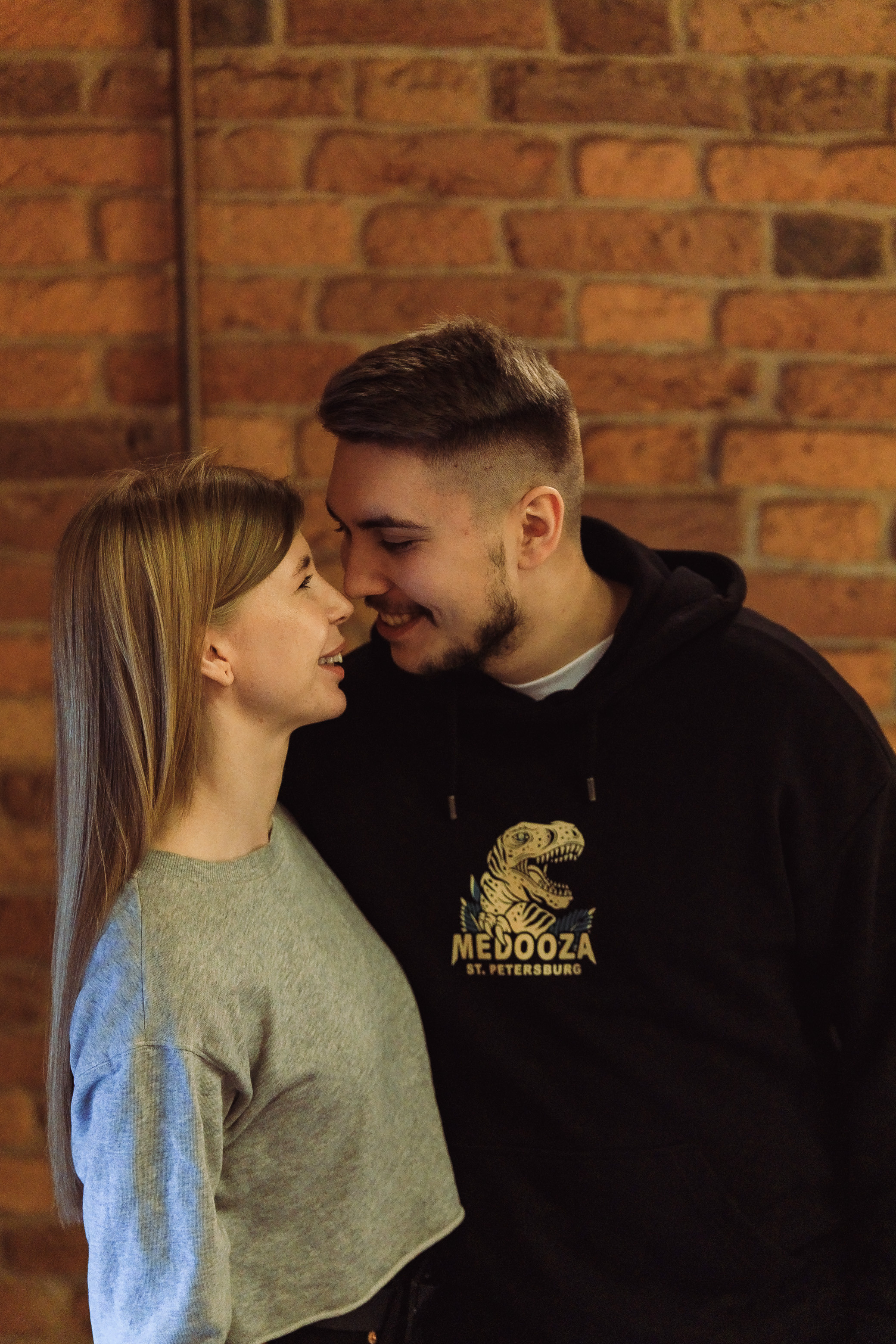 Фотосессия «Лавстори» в Санкт-Петербурге. Денис и Виктория. Свадебный фотограф и видеограф — Сергей и Дарья