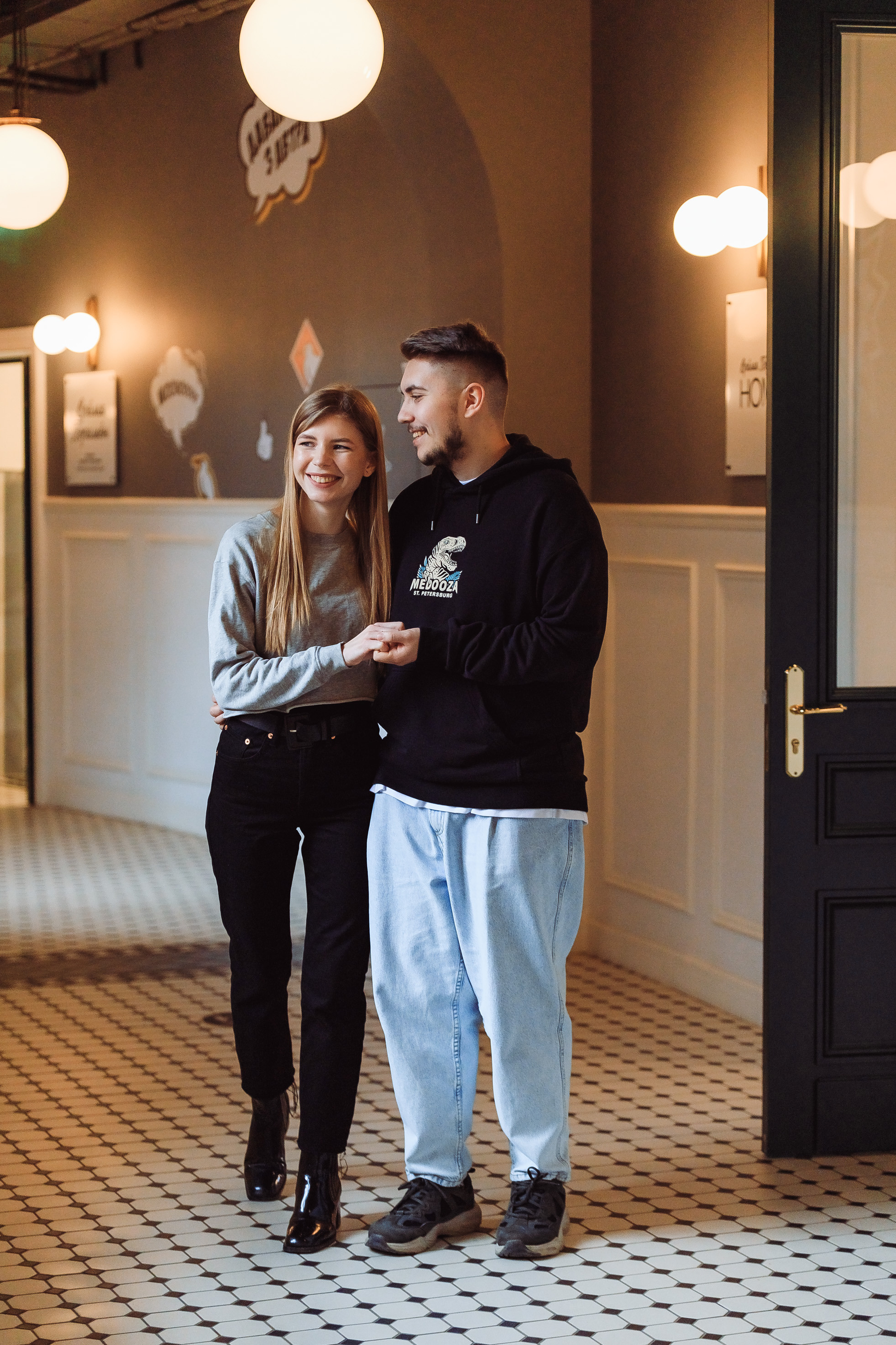 Фотосессия «Лавстори» в Санкт-Петербурге. Денис и Виктория. Свадебный фотограф и видеограф — Сергей и Дарья