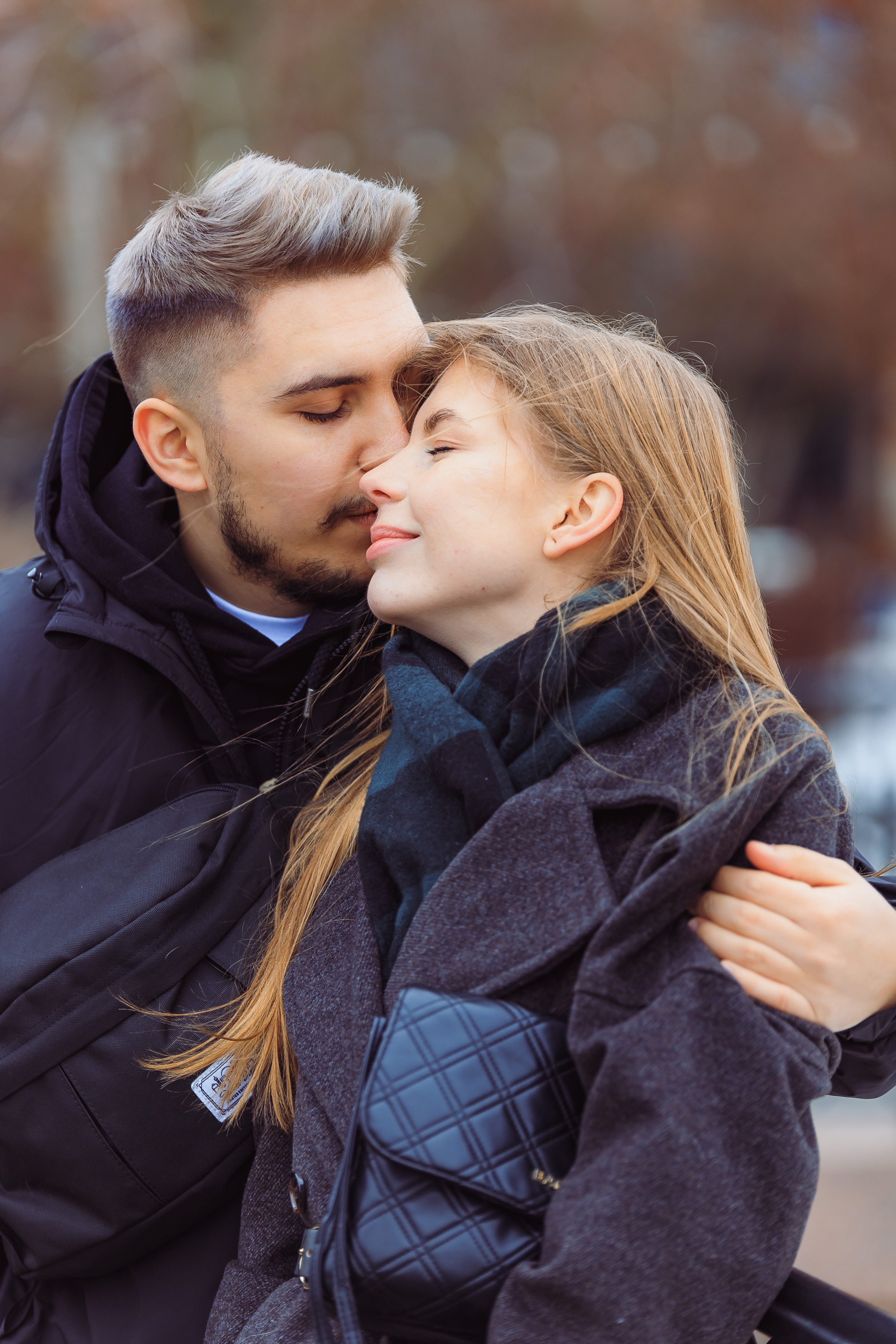 Фотосессия «Лавстори» в Санкт-Петербурге. Денис и Виктория. Свадебный фотограф и видеограф — Сергей и Дарья