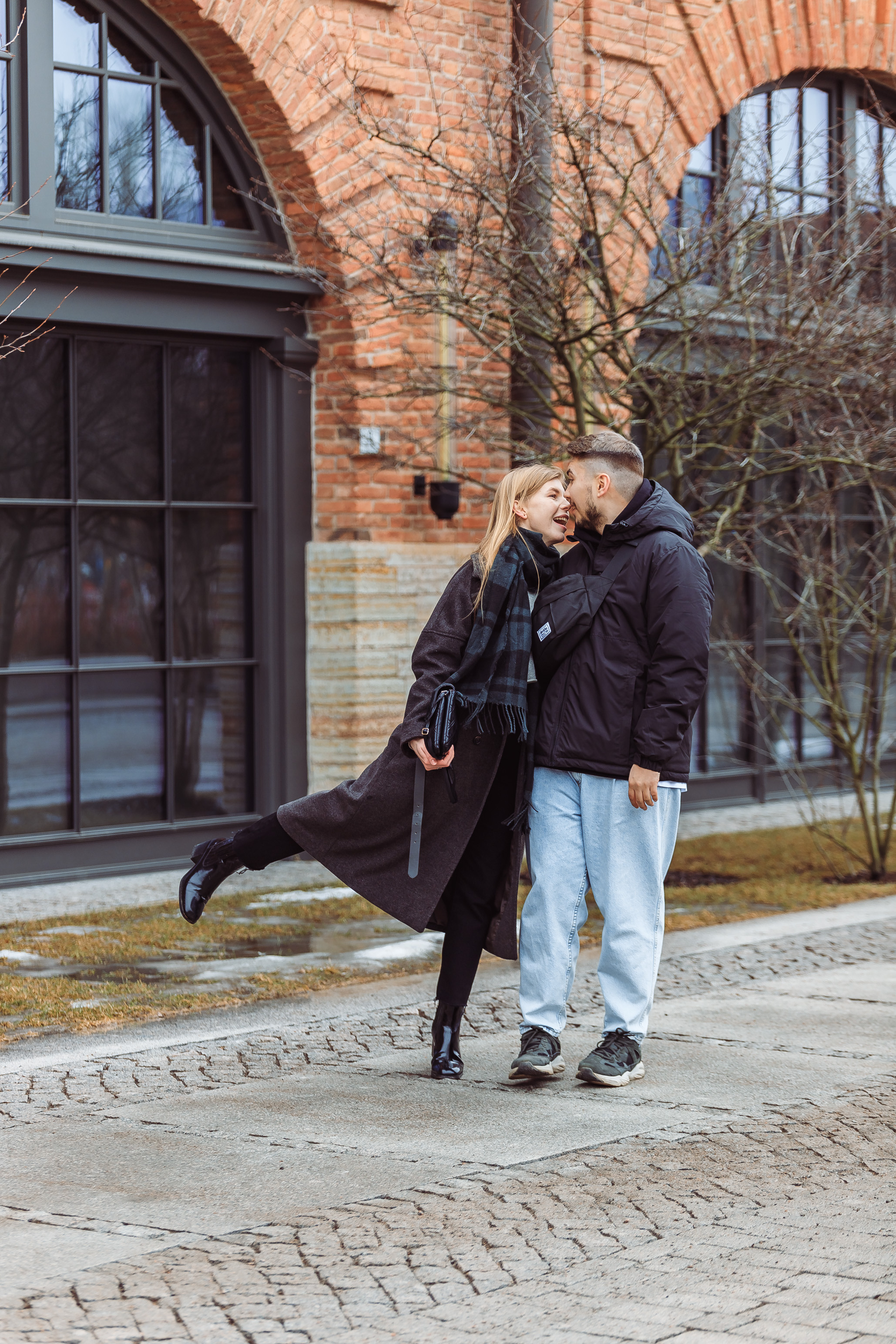 Фотосессия «Лавстори» в Санкт-Петербурге. Денис и Виктория. Свадебный фотограф и видеограф — Сергей и Дарья