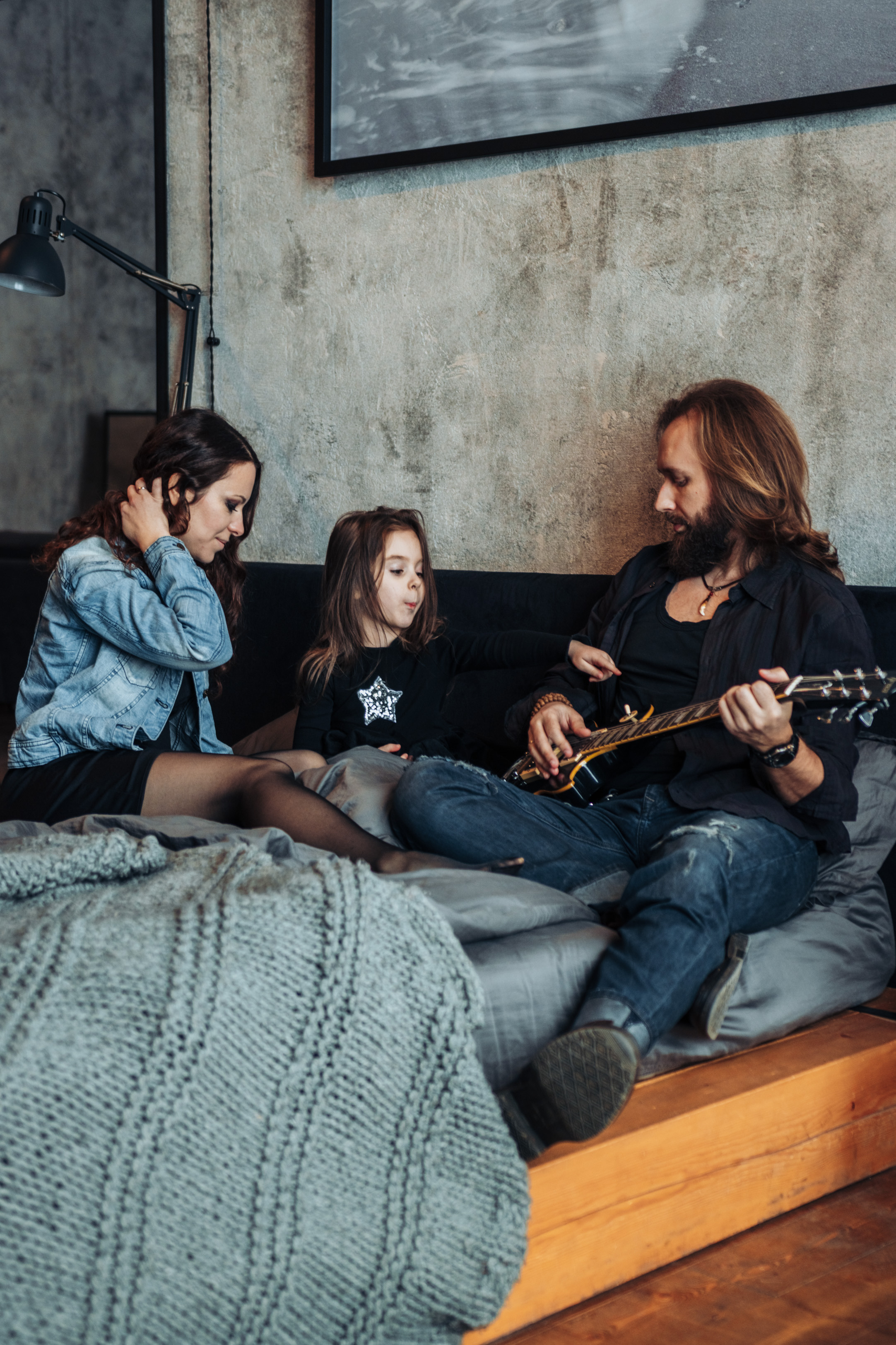 Семейная фотосессия в студии. Свадебный фотограф и видеограф — Сергей и Дарья