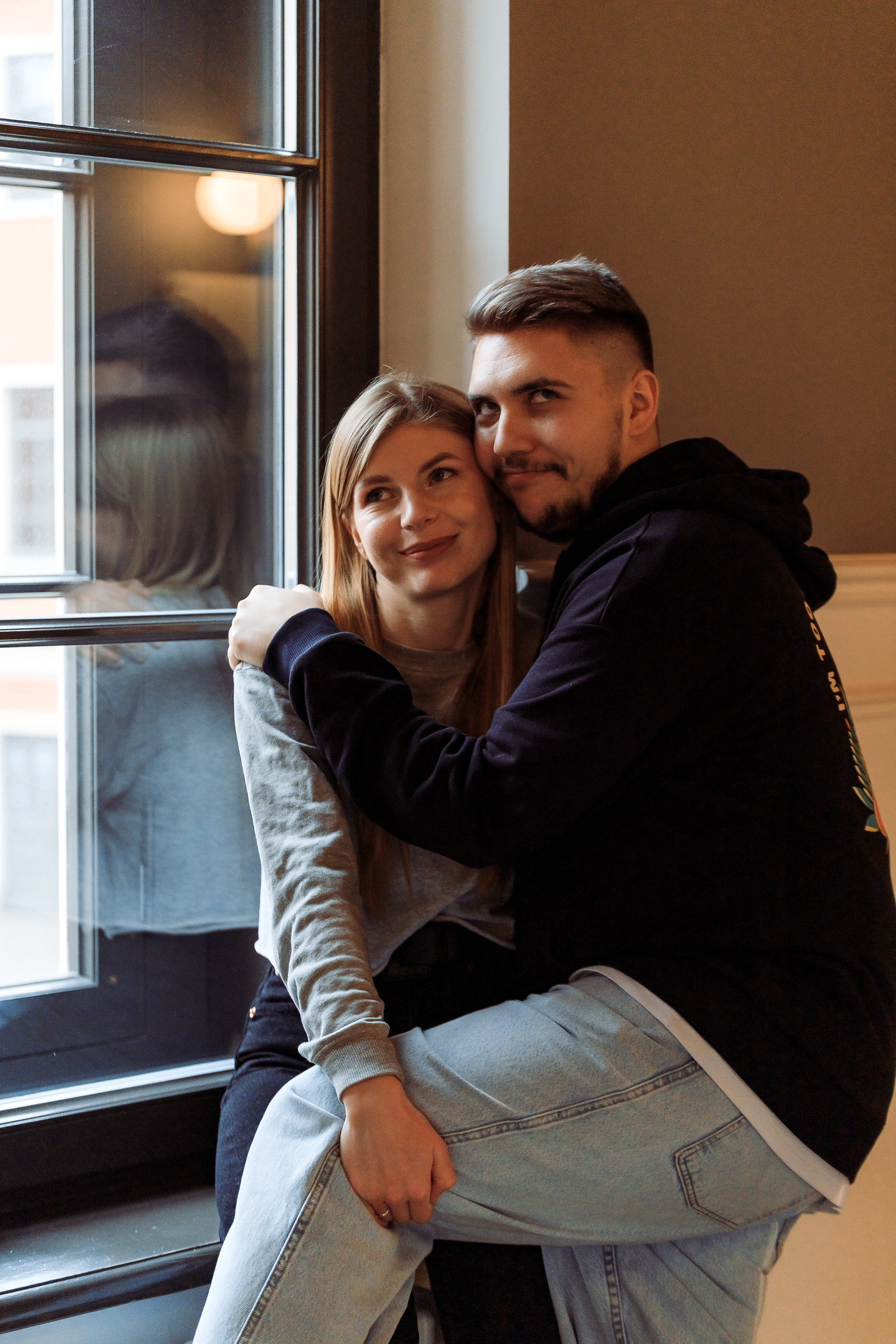 Фотосессия «Лавстори» в Санкт-Петербурге. Денис и Виктория. Свадебный фотограф и видеограф — Сергей и Дарья