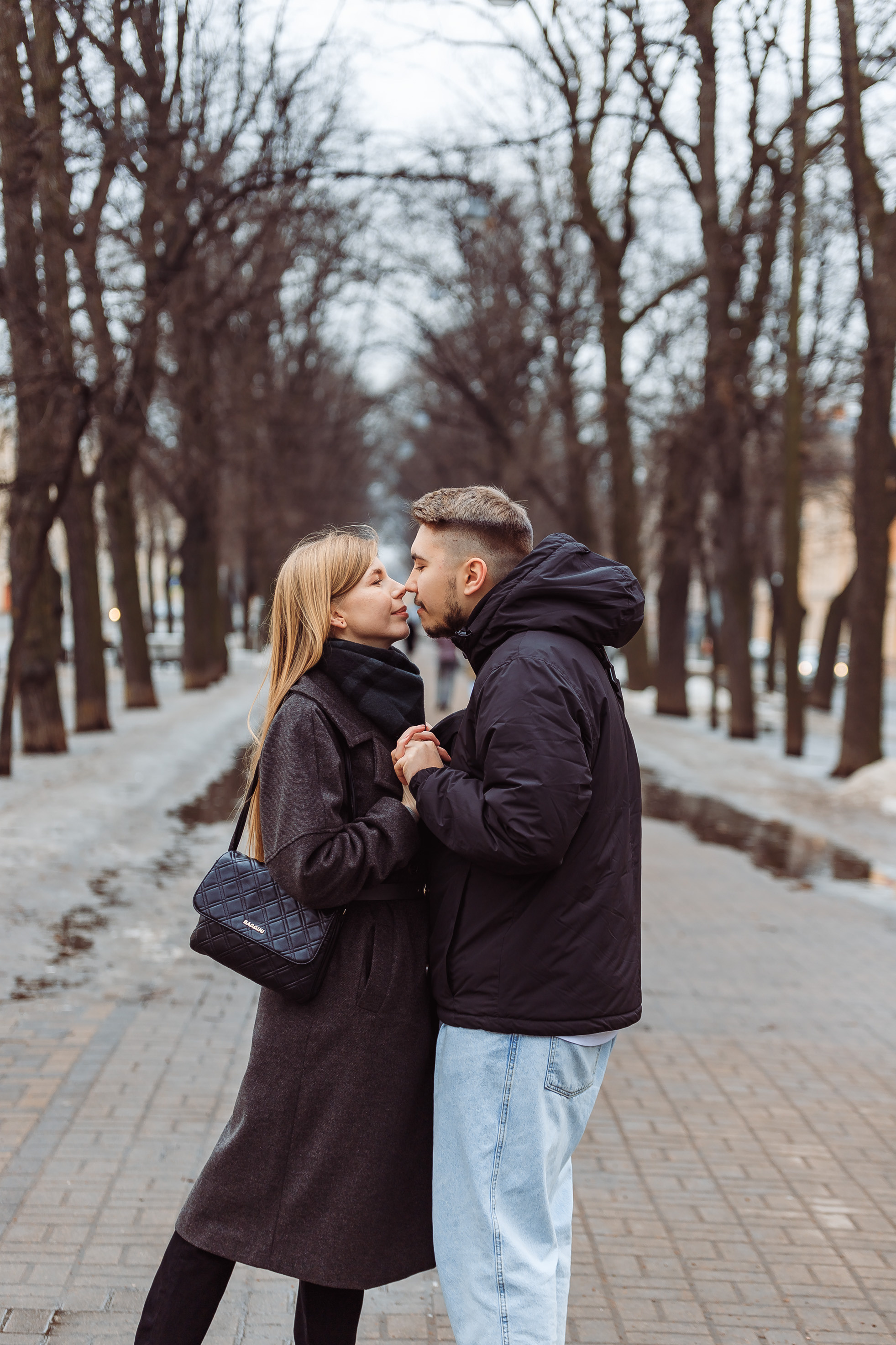 Фотосессия «Лавстори» в Санкт-Петербурге. Денис и Виктория. Свадебный фотограф и видеограф — Сергей и Дарья
