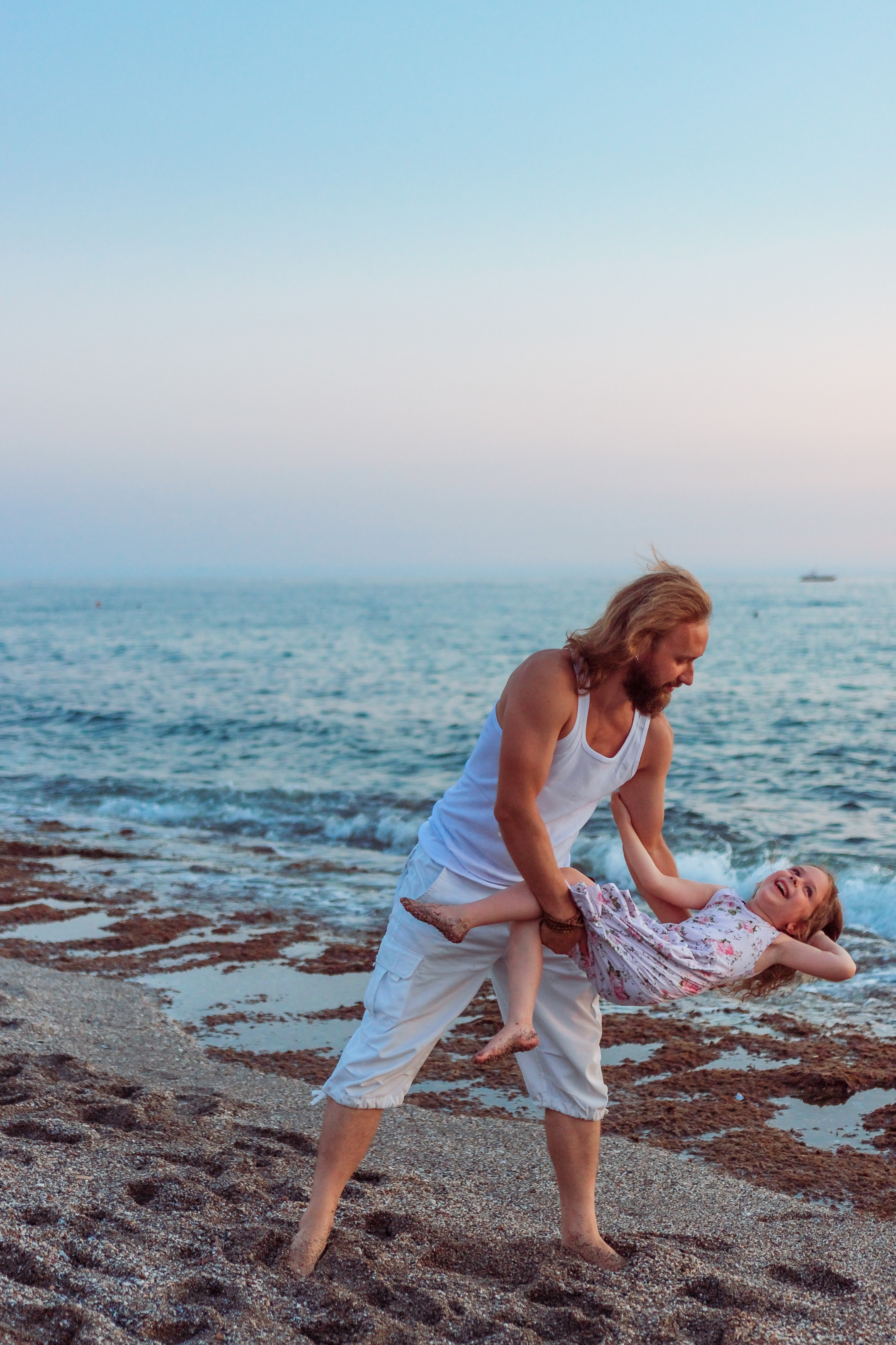 Семейная фотосессия на Средиземном море. Свадебный фотограф и видеограф — Сергей и Дарья