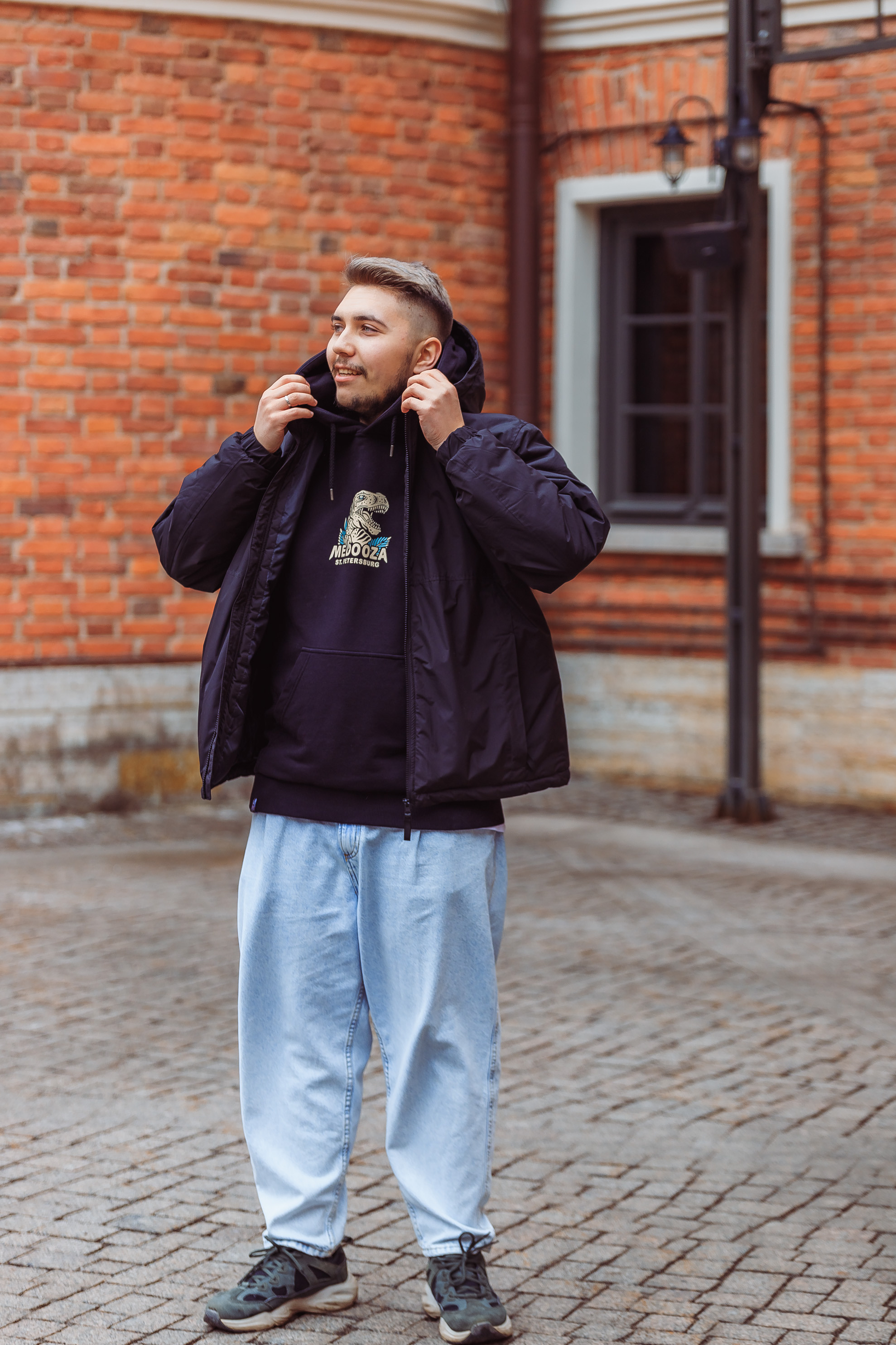 Фотосессия «Лавстори» в Санкт-Петербурге. Денис и Виктория. Свадебный фотограф и видеограф — Сергей и Дарья