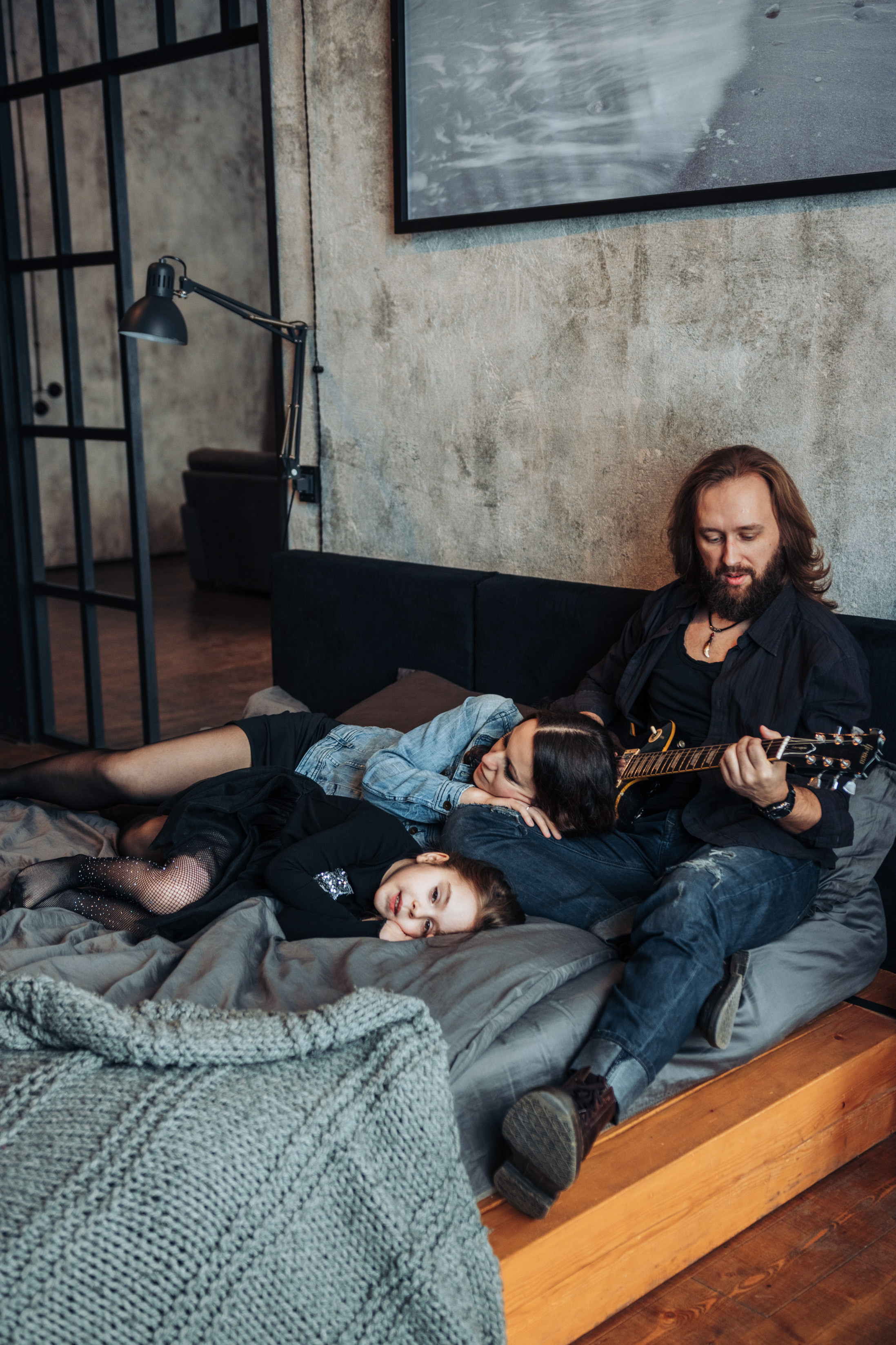 Семейная фотосессия в студии. Свадебный фотограф и видеограф — Сергей и Дарья