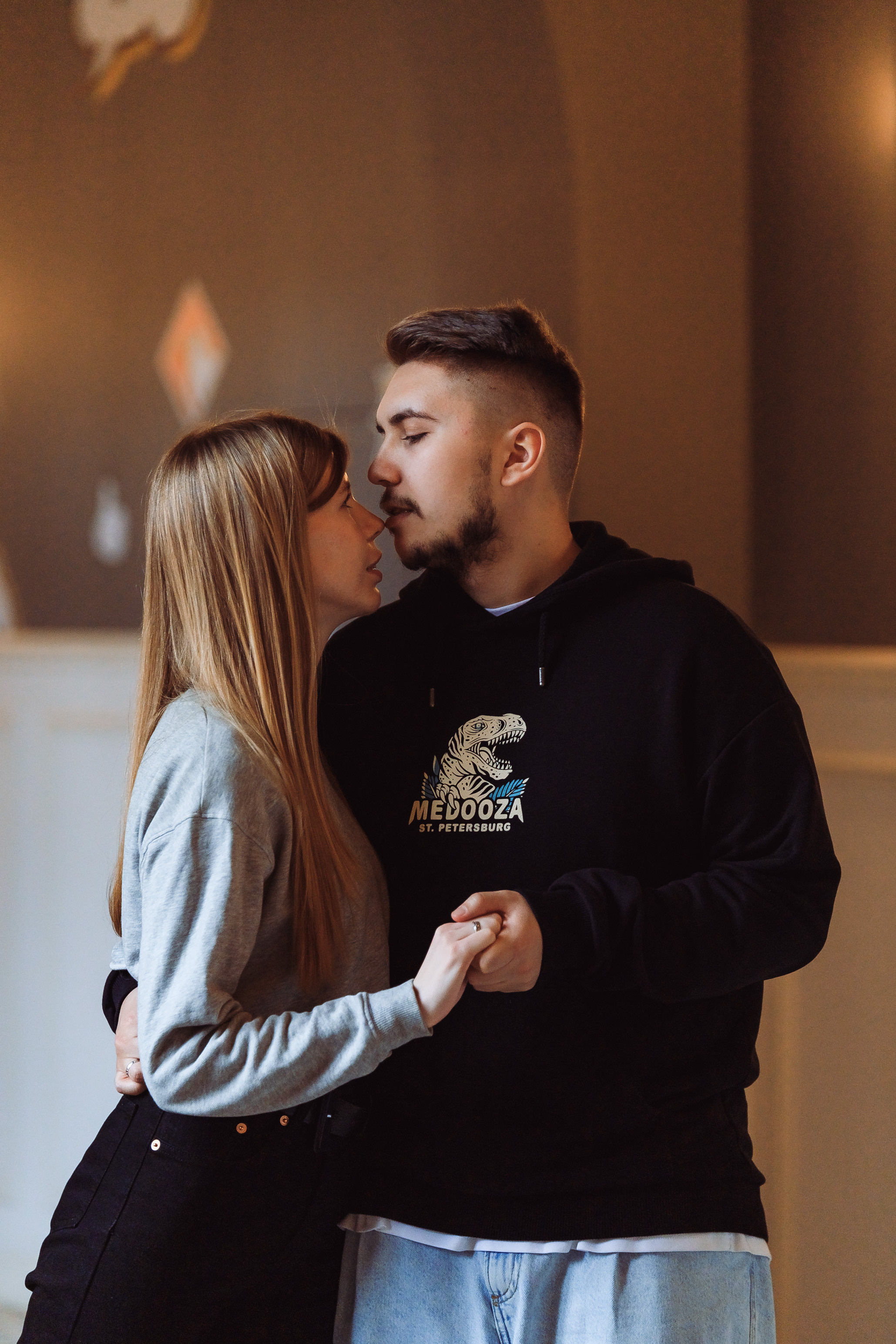 Фотосессия «Лавстори» в Санкт-Петербурге. Денис и Виктория. Свадебный фотограф и видеограф — Сергей и Дарья