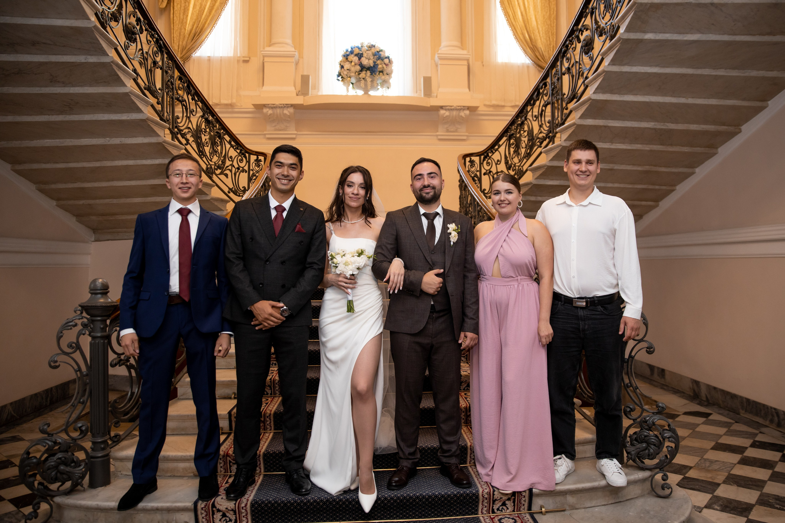 Анна и Александр / Прогулка + ЗАГС. Свадебный и семейный фотограф в Москве Диана Левченко