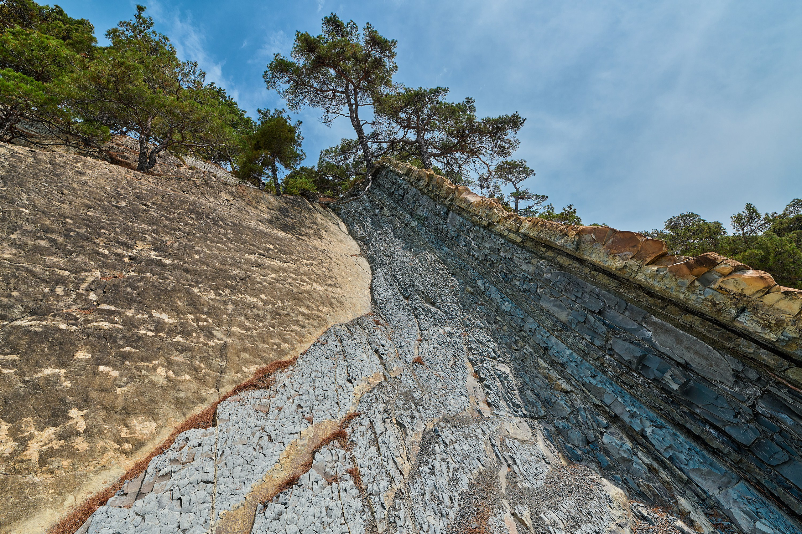 Геленджикский район, Краснодарский край, Кавказ, Черное море, скалы, горы, сосна, пляж, Джанхот, скала Черепаха