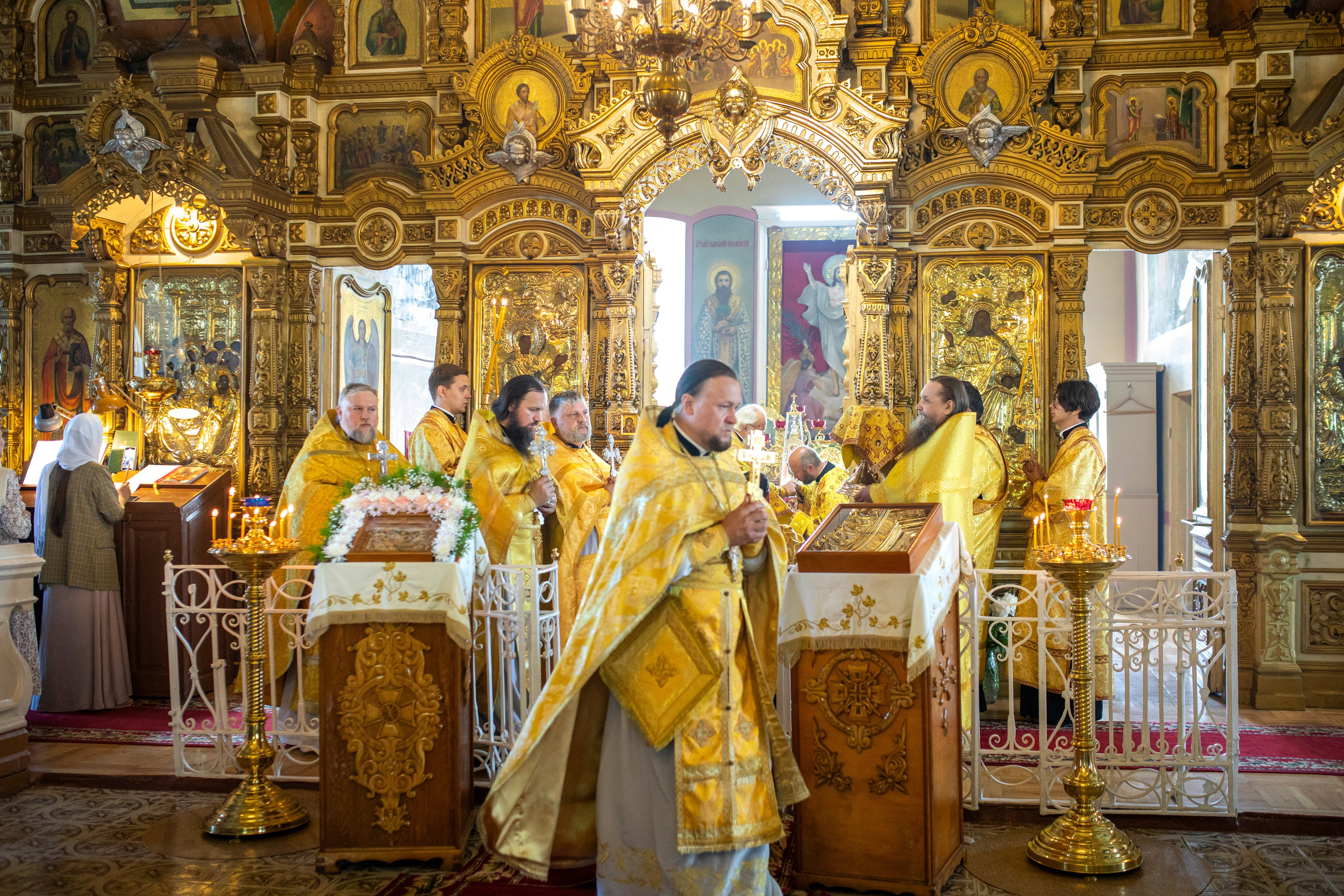 Служба епископа Александровского и Юрьев-Польского Иннокентия. Арт- фотограф Москва