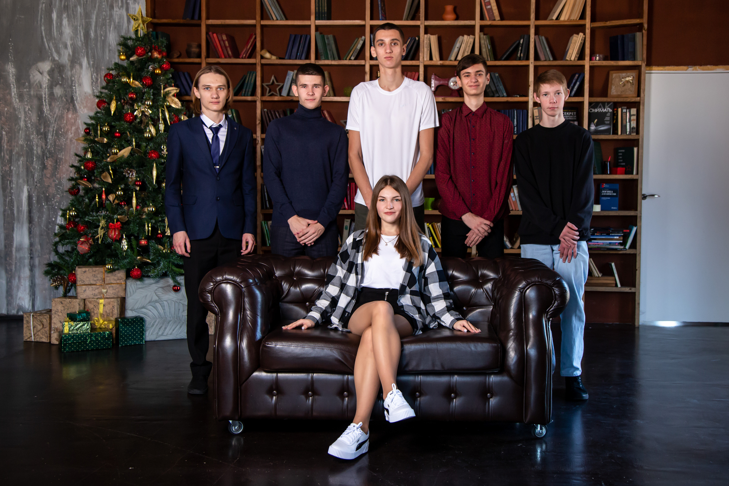 11 кл в студии. Выпускной альбом Шахты Ростов