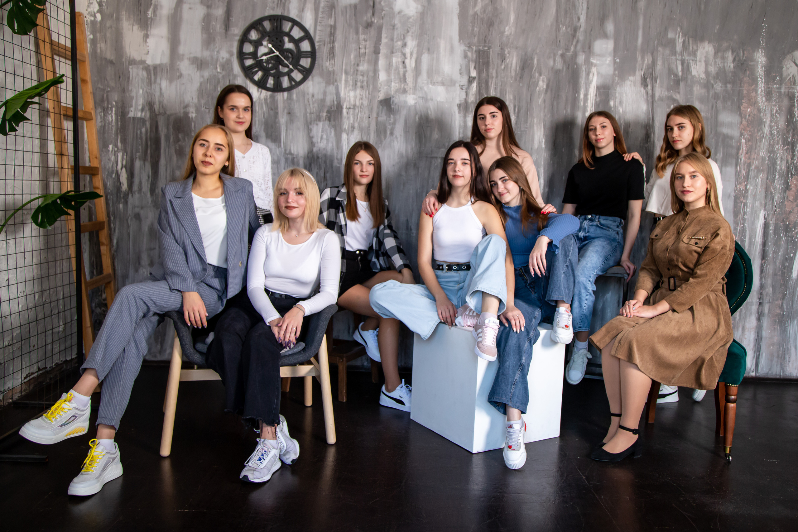 11 кл в студии. Выпускной альбом Шахты Ростов