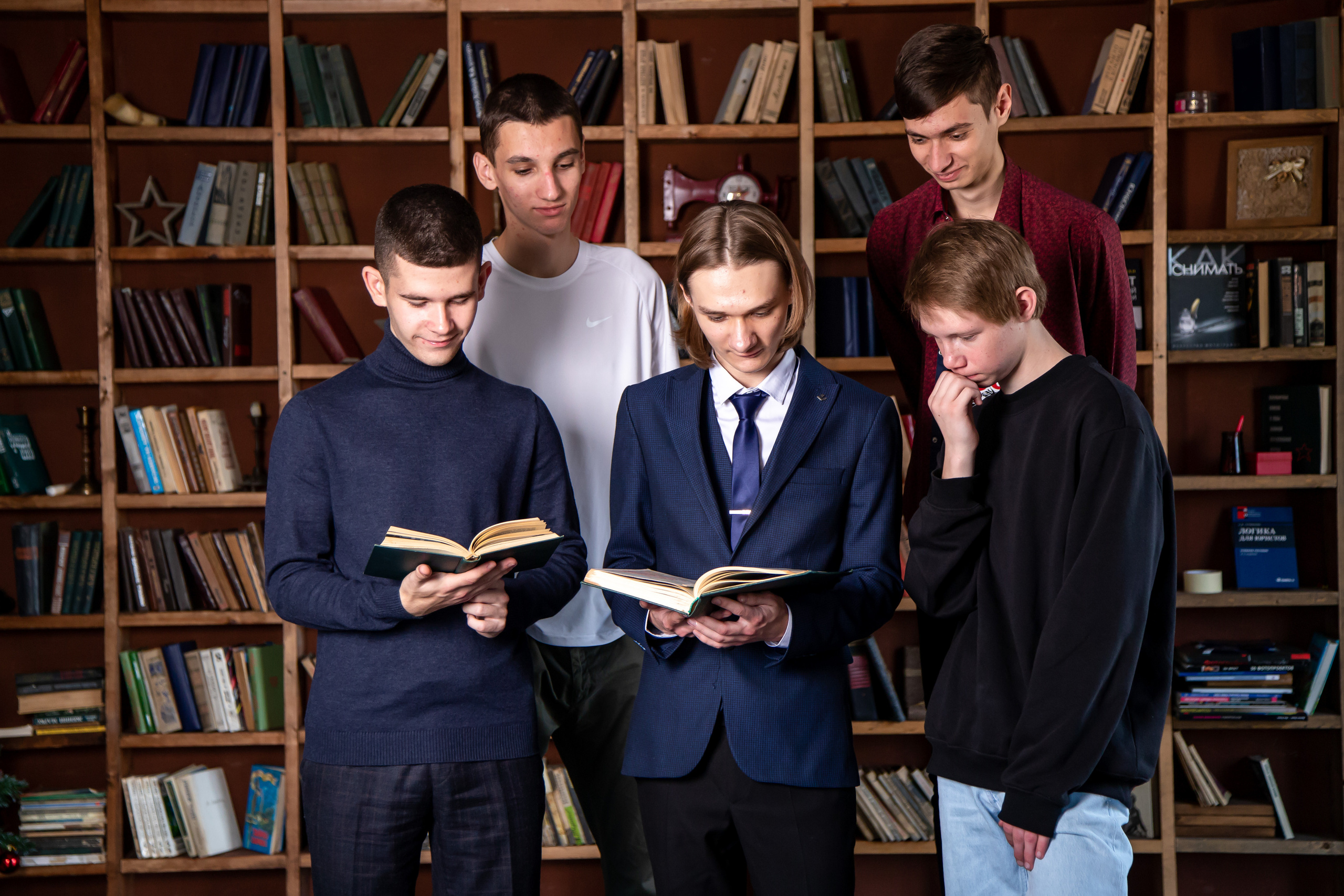 11 кл в студии. Выпускной альбом Шахты Ростов