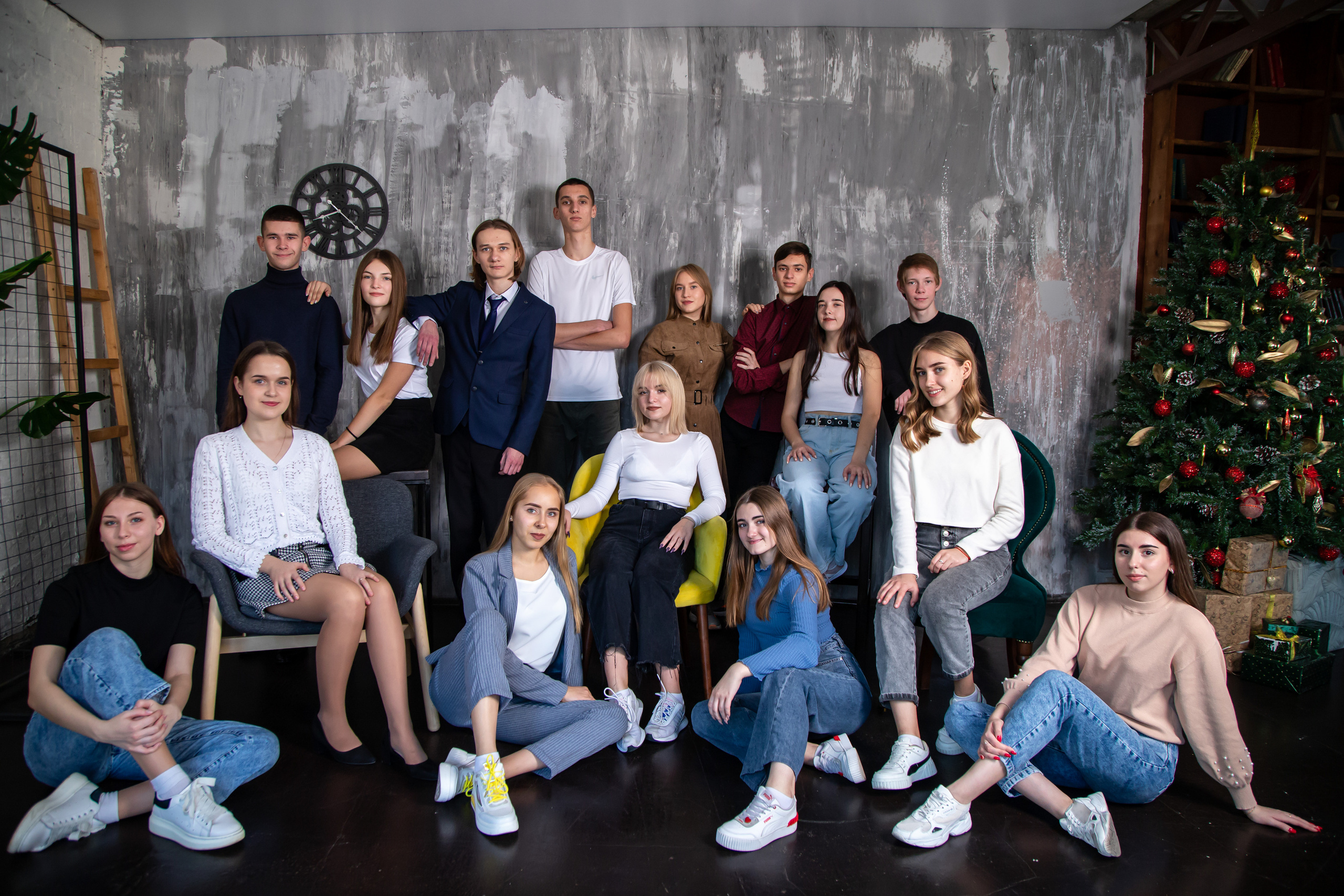 11 кл в студии. Выпускной альбом Шахты Ростов