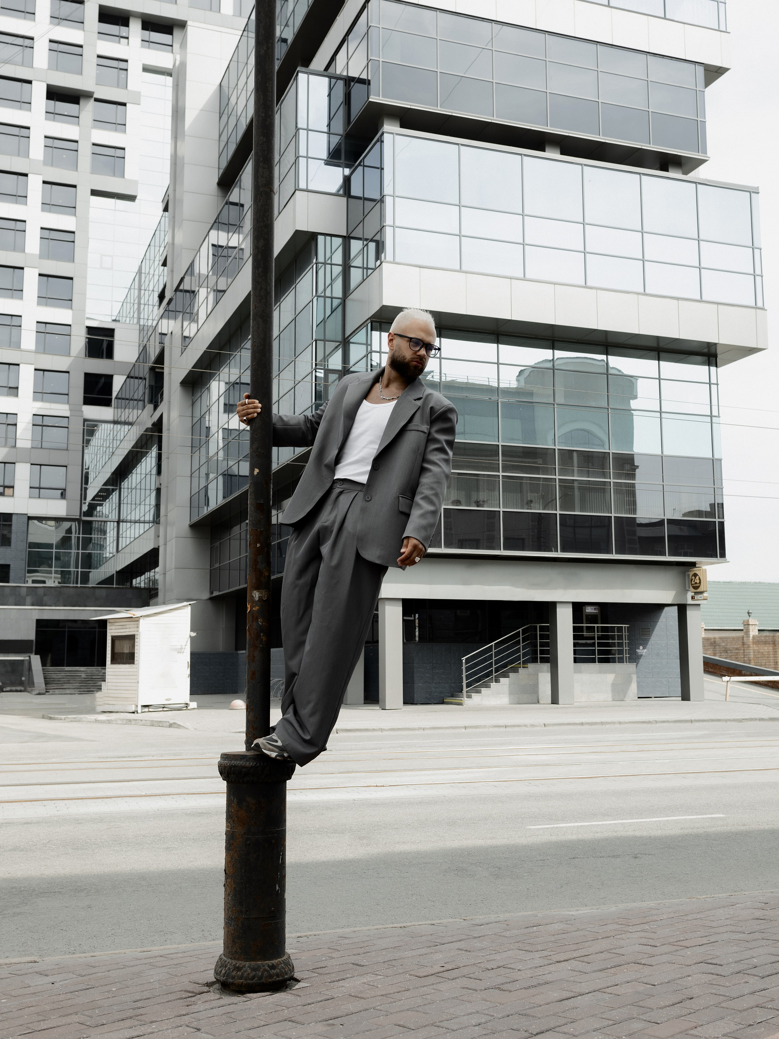 Александр О. Фотограф Челябинск Эвелина Ганага, съемка для бизнеса и маркетплейсов