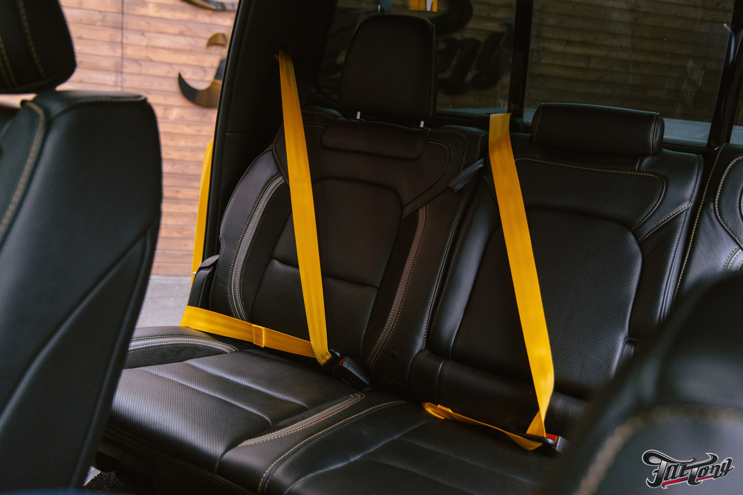 RAM TRX замена ремней безопасности и оклейка в полиуретан. DeLorein