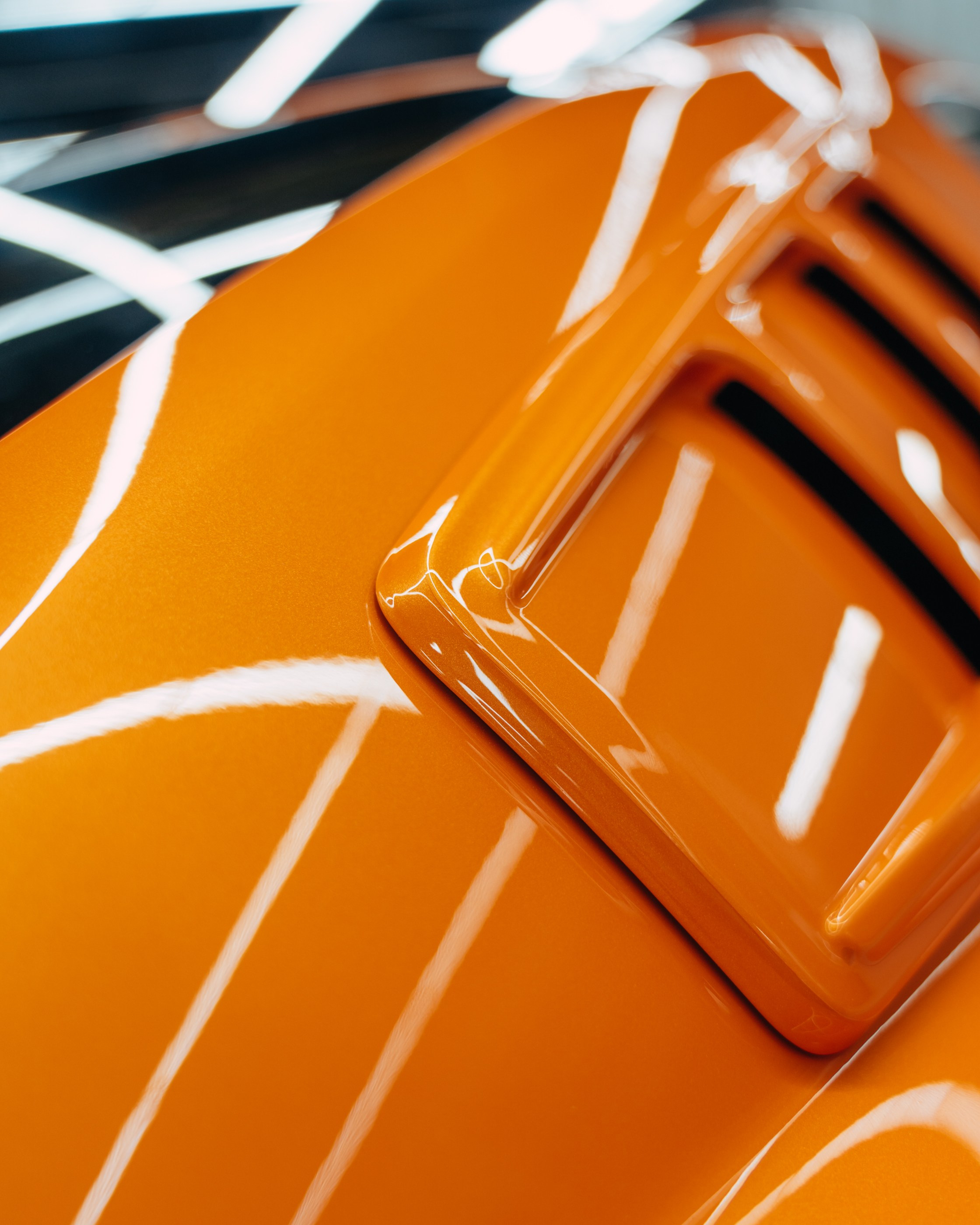 Ford Mustang Roush оранжевый окрас кузова и выкрас полос. DeLorein