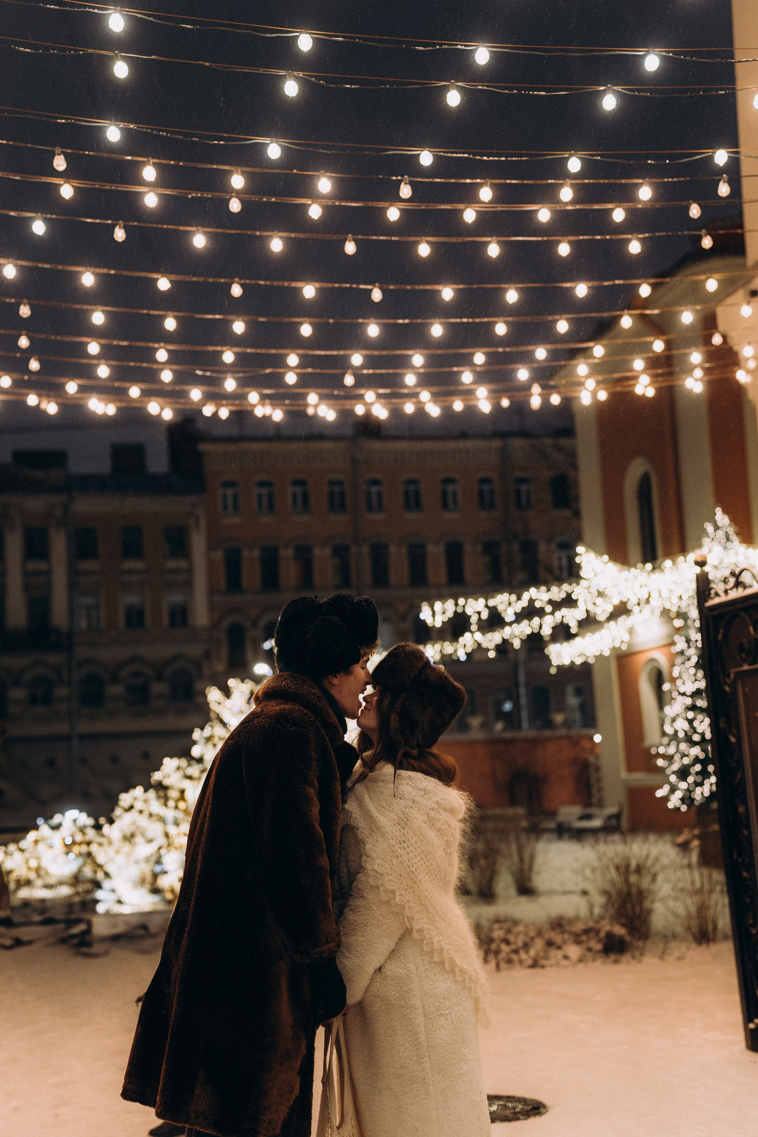 НОВОГОДНЯЯ ПРОГУЛКА ПАРЫ ПО ЧЕРНЫШЕВСКОЙ ПЕРЕД НОВЫМ ГОДОМ. Профессиональный фотограф, Санкт-Петербург — Виктория Богомолова