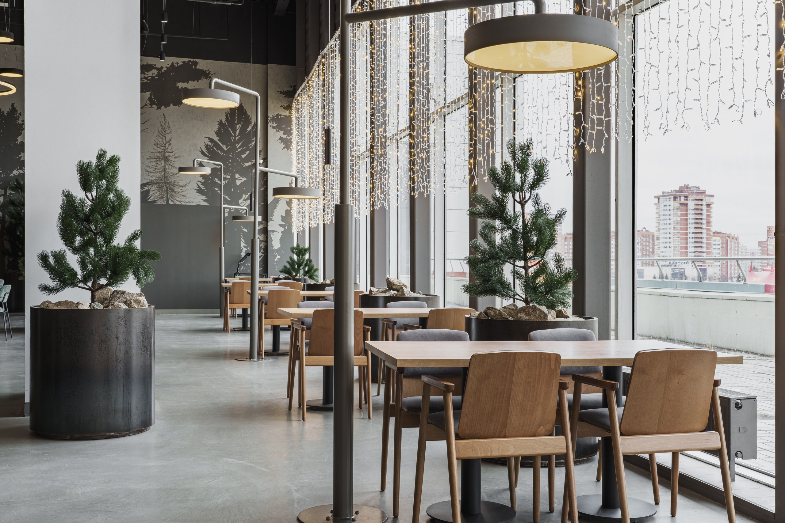 Фотосъемка Фудкорта ТРЦ «Планета». Интерьерный фотограф и ретушер в Красноярске Денис Антропов