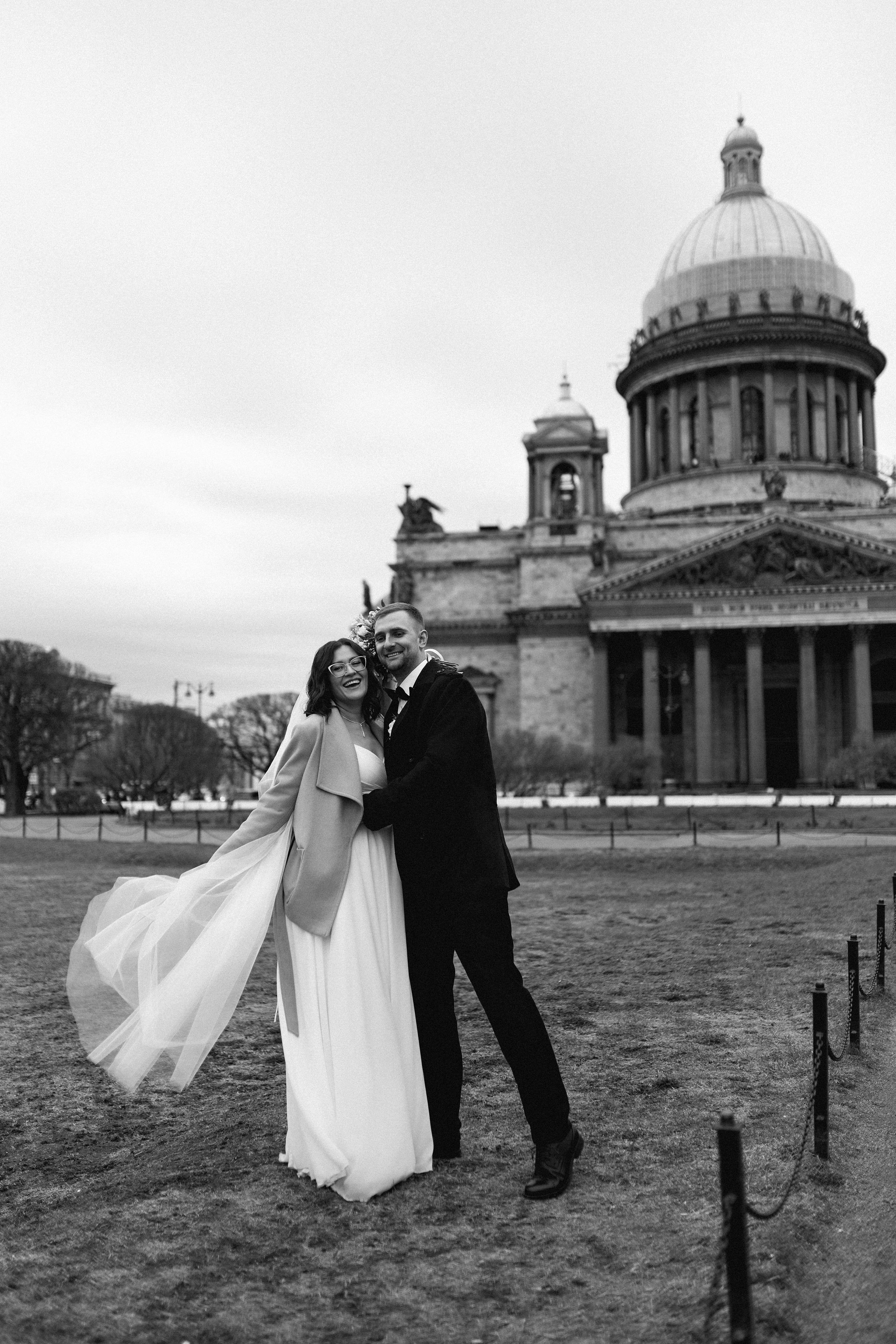 Свадебная фотосессия в Дворце Бракосочетания № 2. Сестры Карабаза. Фотографы и ретушеры в Москве и Санкт-Петербурге