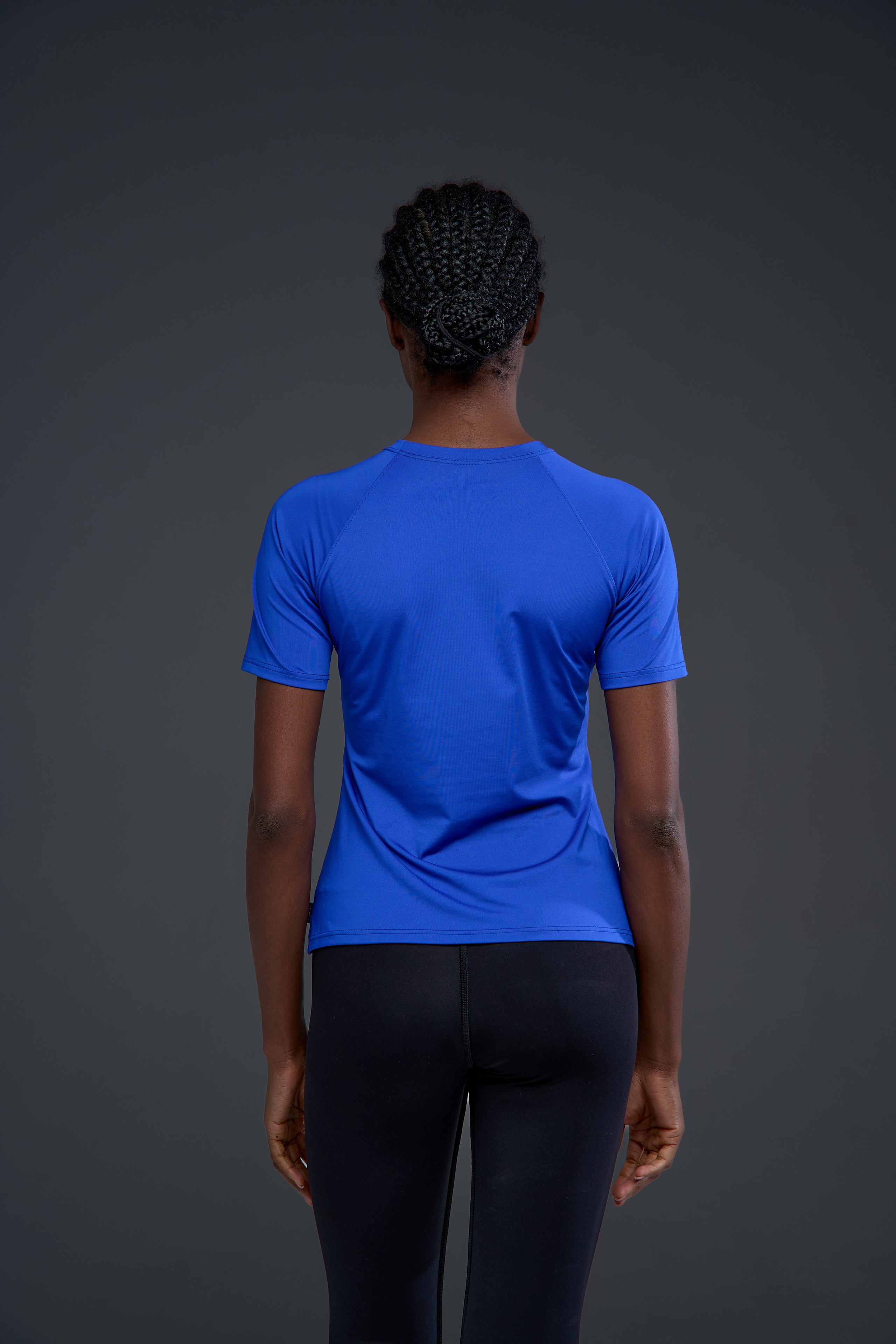 Спортивные футболки. Фотограф для маркетплейсов в Москве