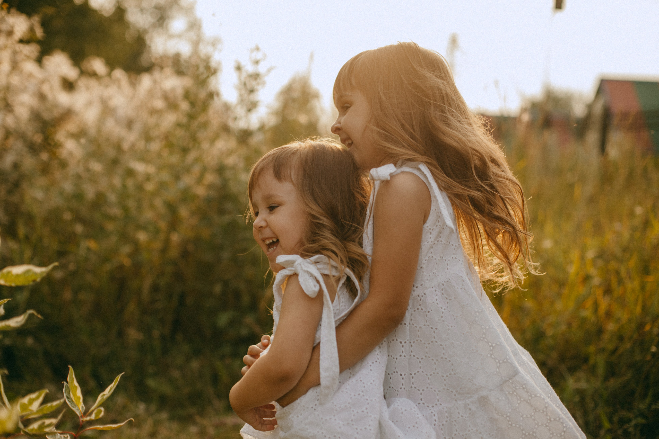 Эмма и Влада на летней прогулке с мамой. Фотограф Наталья Кургина Слюдянка Иркутск