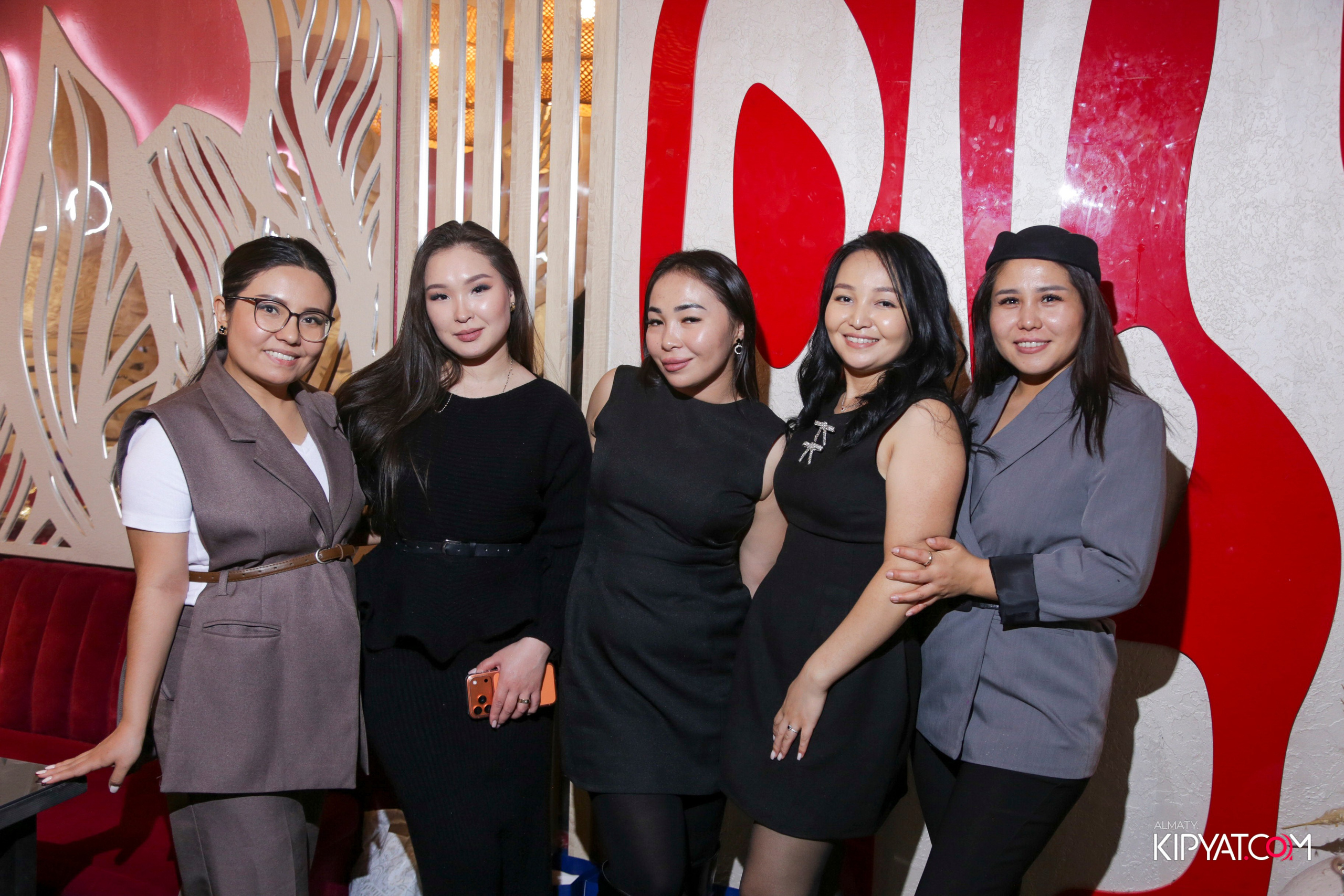 УХО И МЕДВЕДЬ НА САИНА. КИПЯТКОМ АЛМАТЫ! Фотосъемка мероприятий в Алматы