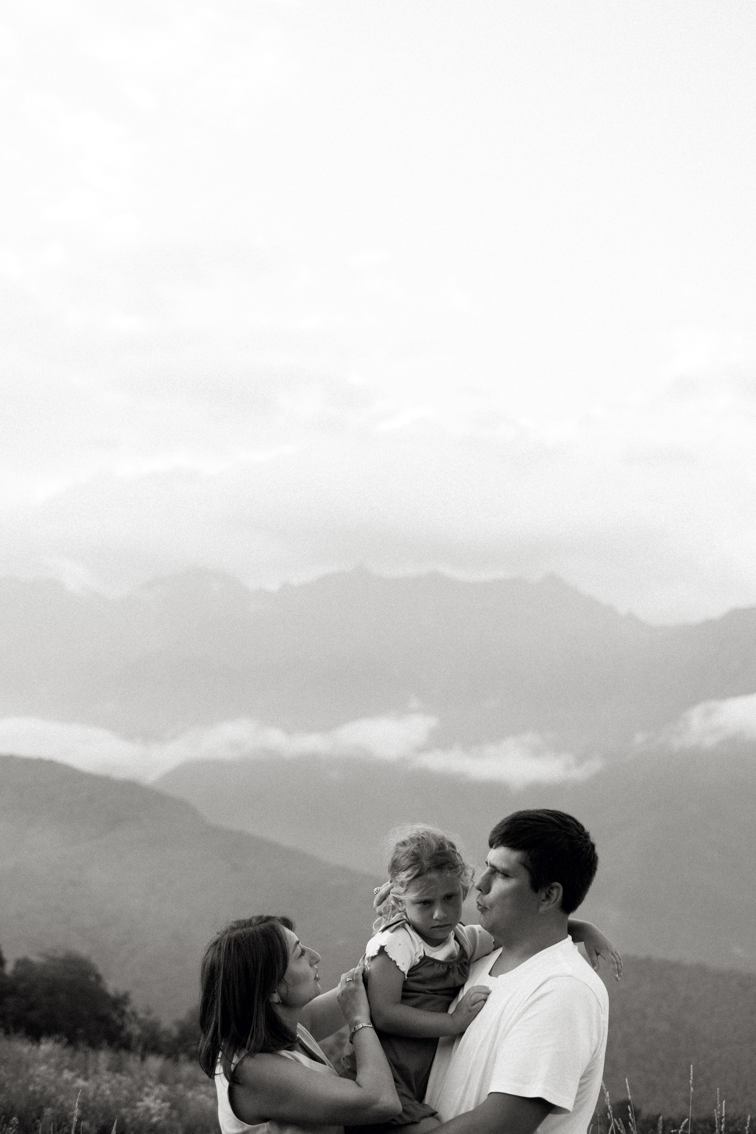 Семейные фотосессии в Сочи, Сириус и на Красной поляне. Семейный, свадебный фотограф Сочи, Адлер, Красная поляна