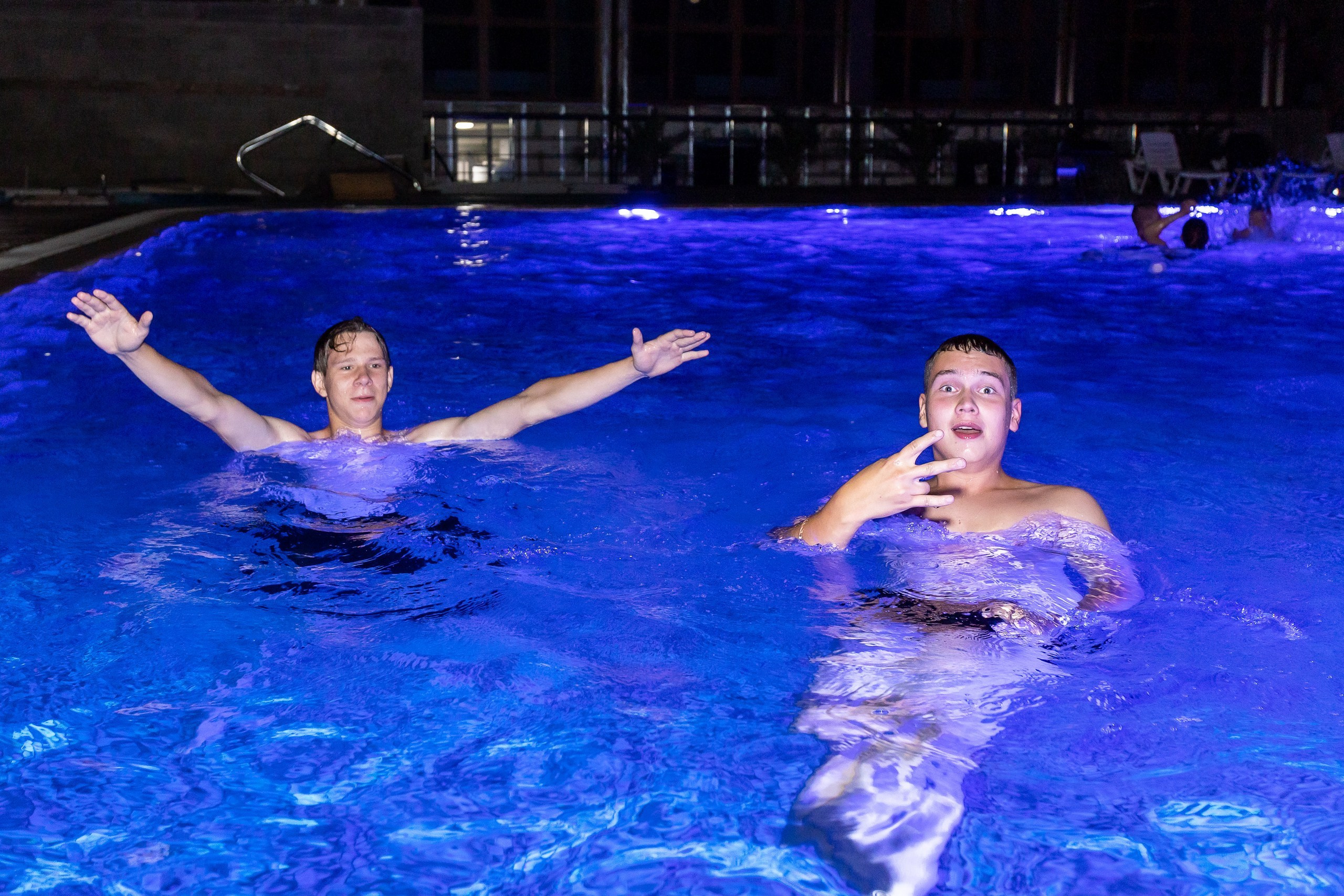 Вручение аттестата и выпускной вечер. Выпускные альбомы Майкоп, Краснодар Елена Золотарева