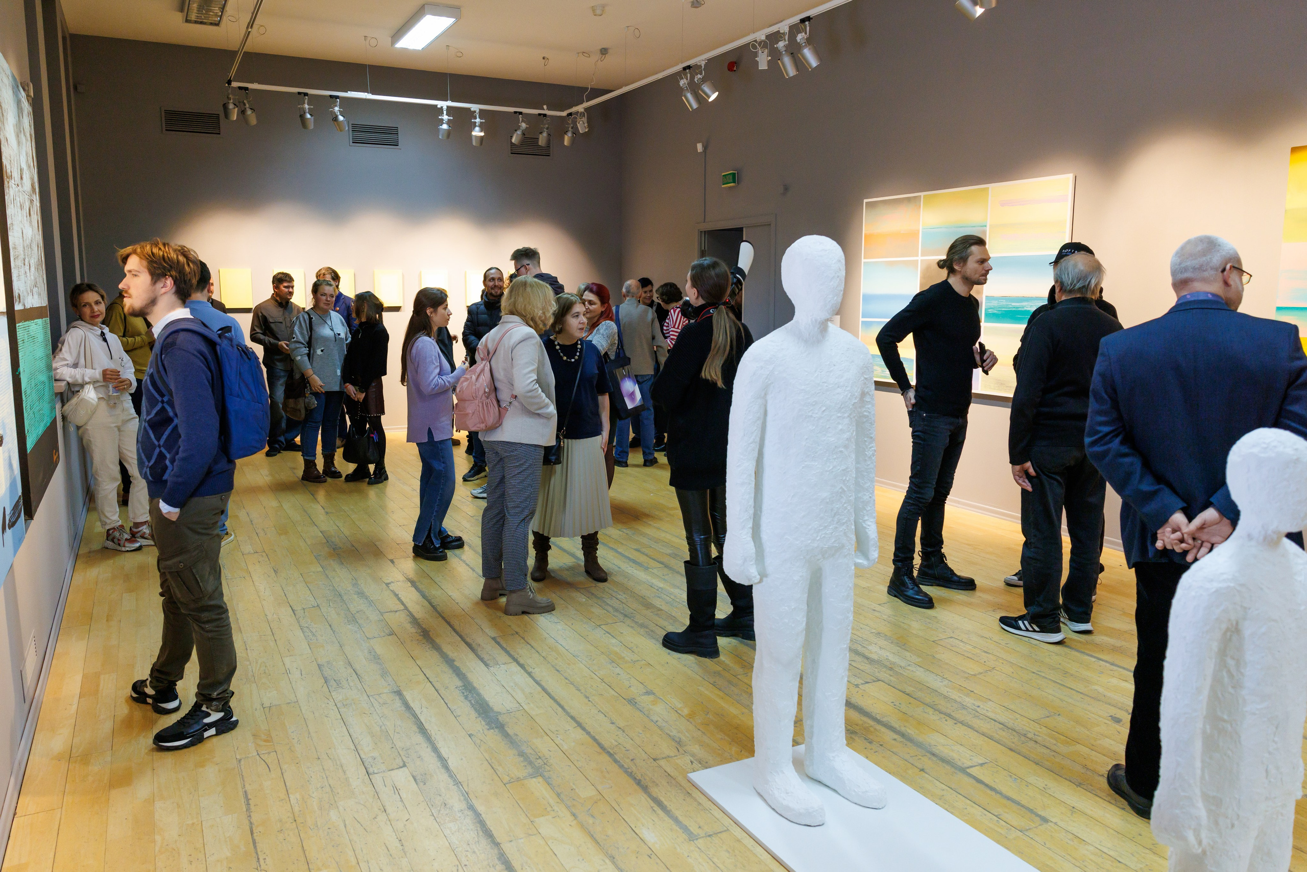 Выставка 21 день. Мосфильм. Профессиональный фотограф в Москве Захар Ишутин