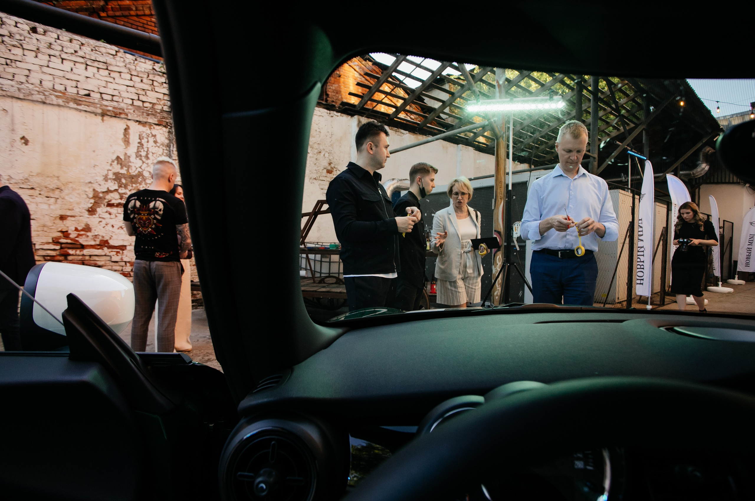 New MINI Cooper в Гоголь Центре. Репортажный, event, концертный и backstage фотограф из Москвы Виталий Кривцов