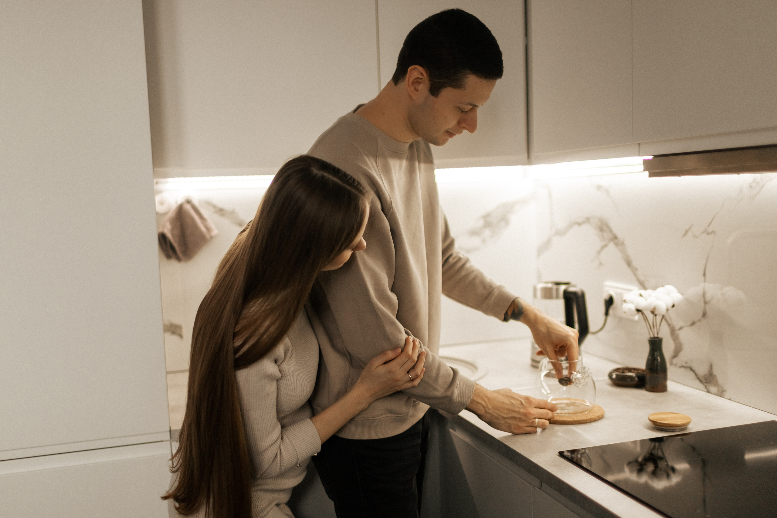 Павел и Мария в трепетном ожидании. Фотограф про любовь в городе Москва