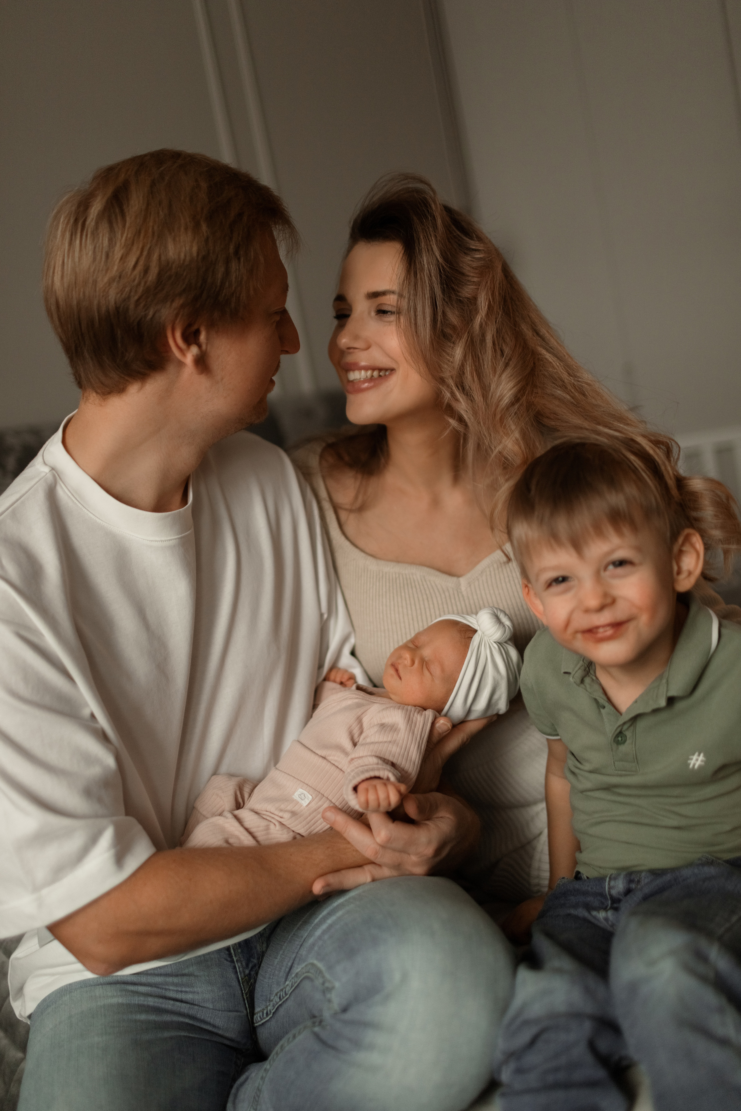 Александр Анастасия Артём и Арина. Фотограф про любовь в городе Москва