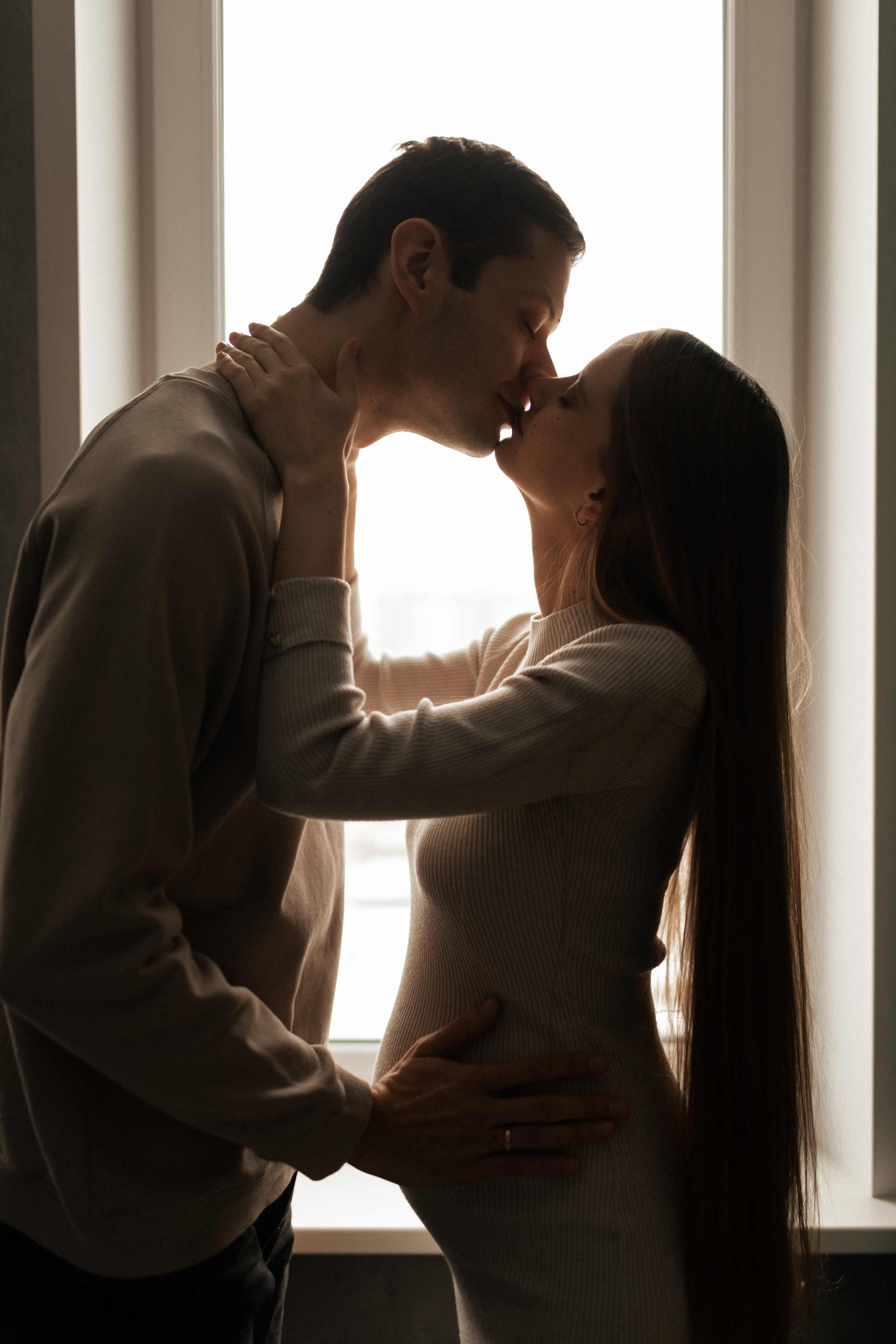 Павел и Мария в трепетном ожидании. Фотограф про любовь в городе Москва