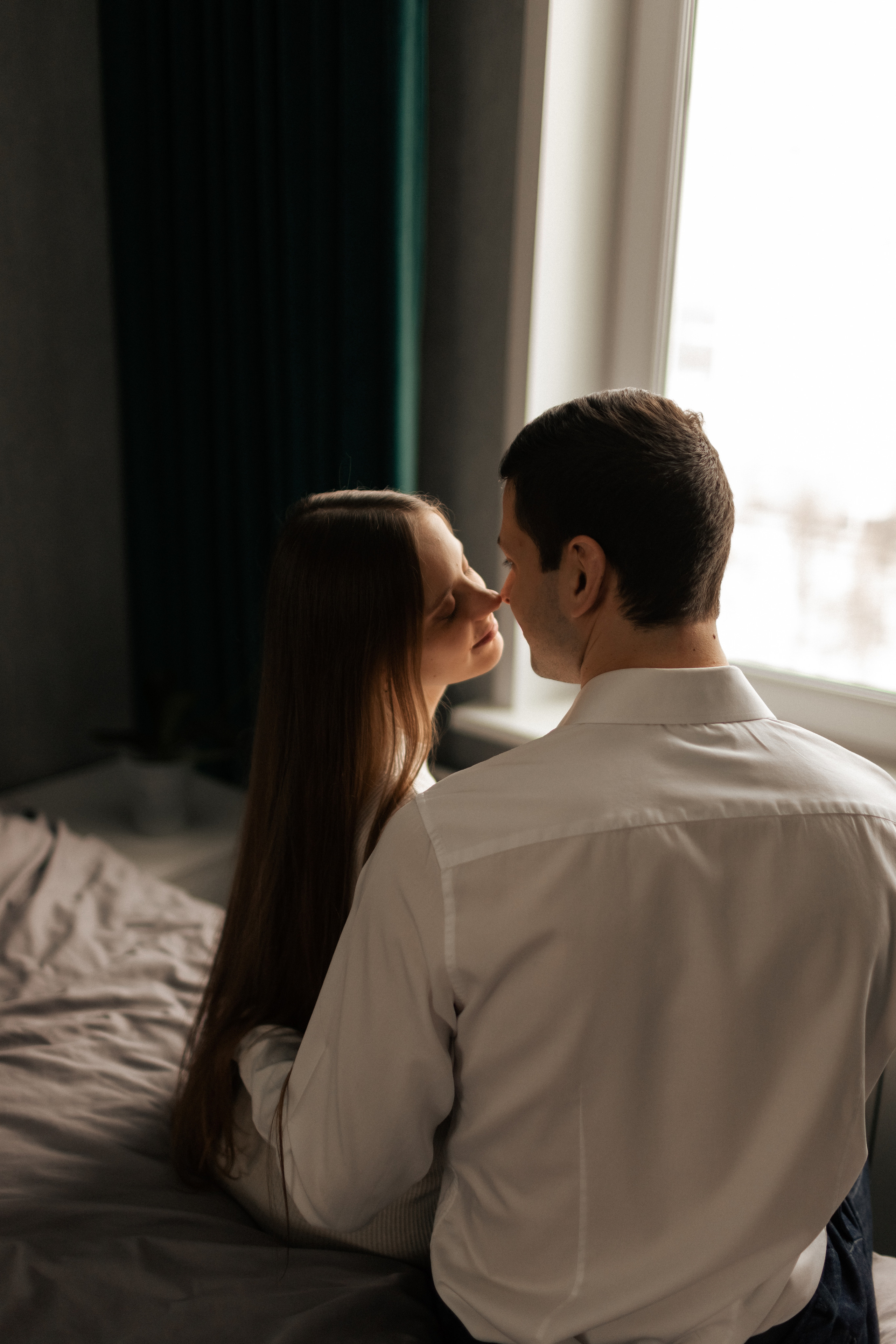 Павел и Мария в трепетном ожидании. Фотограф про любовь в городе Москва