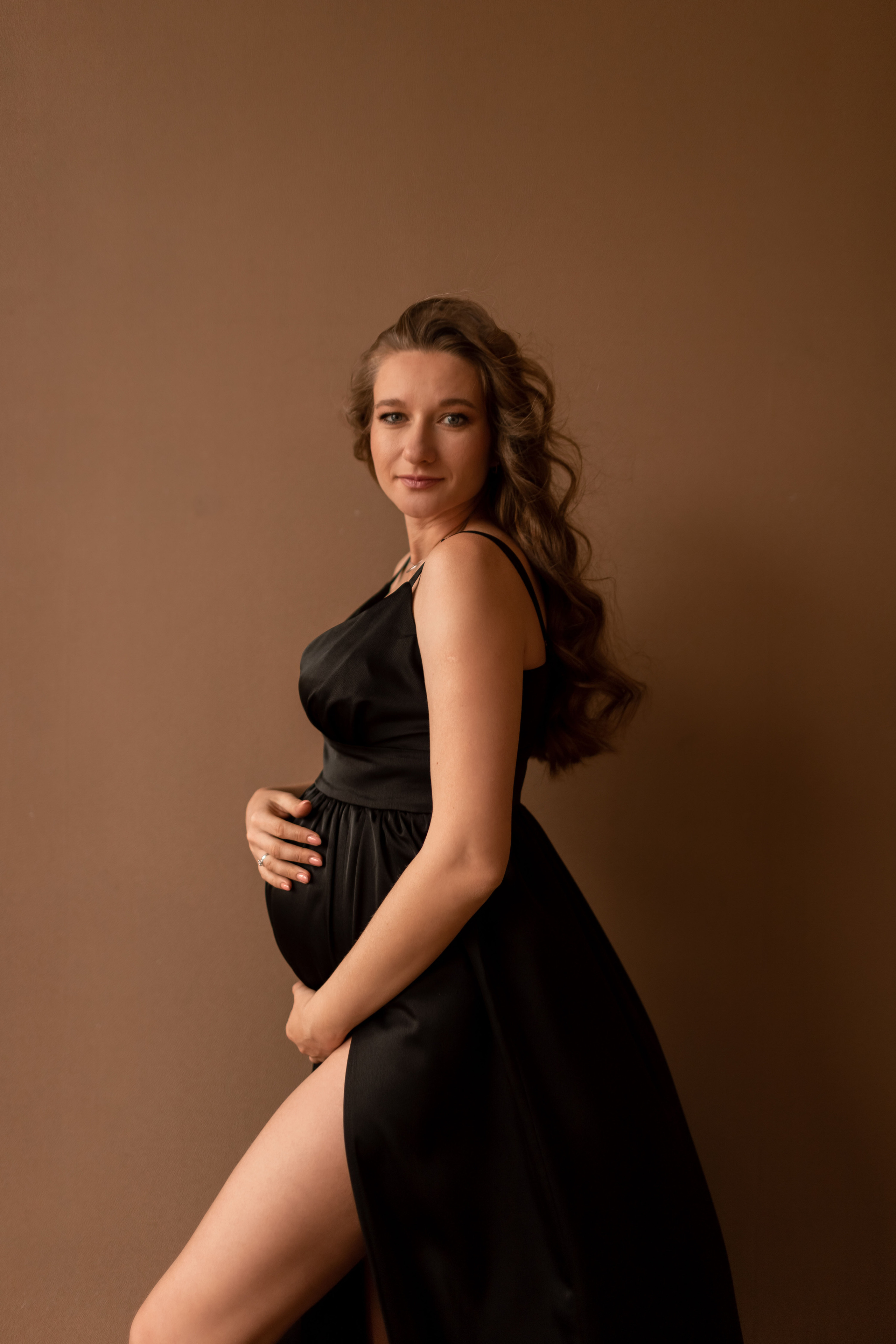 Прекрасная Яна в трепетном ожидании. Фотограф про любовь в городе Москва