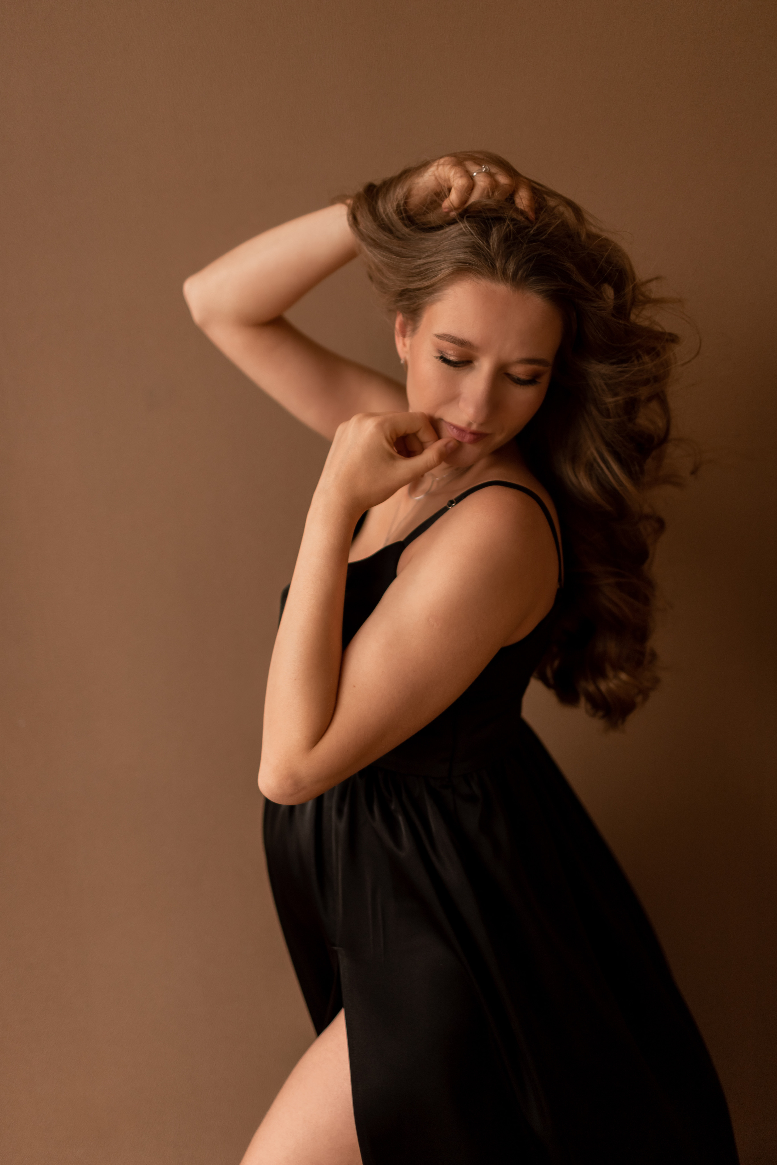 Прекрасная Яна в трепетном ожидании. Фотограф про любовь в городе Москва