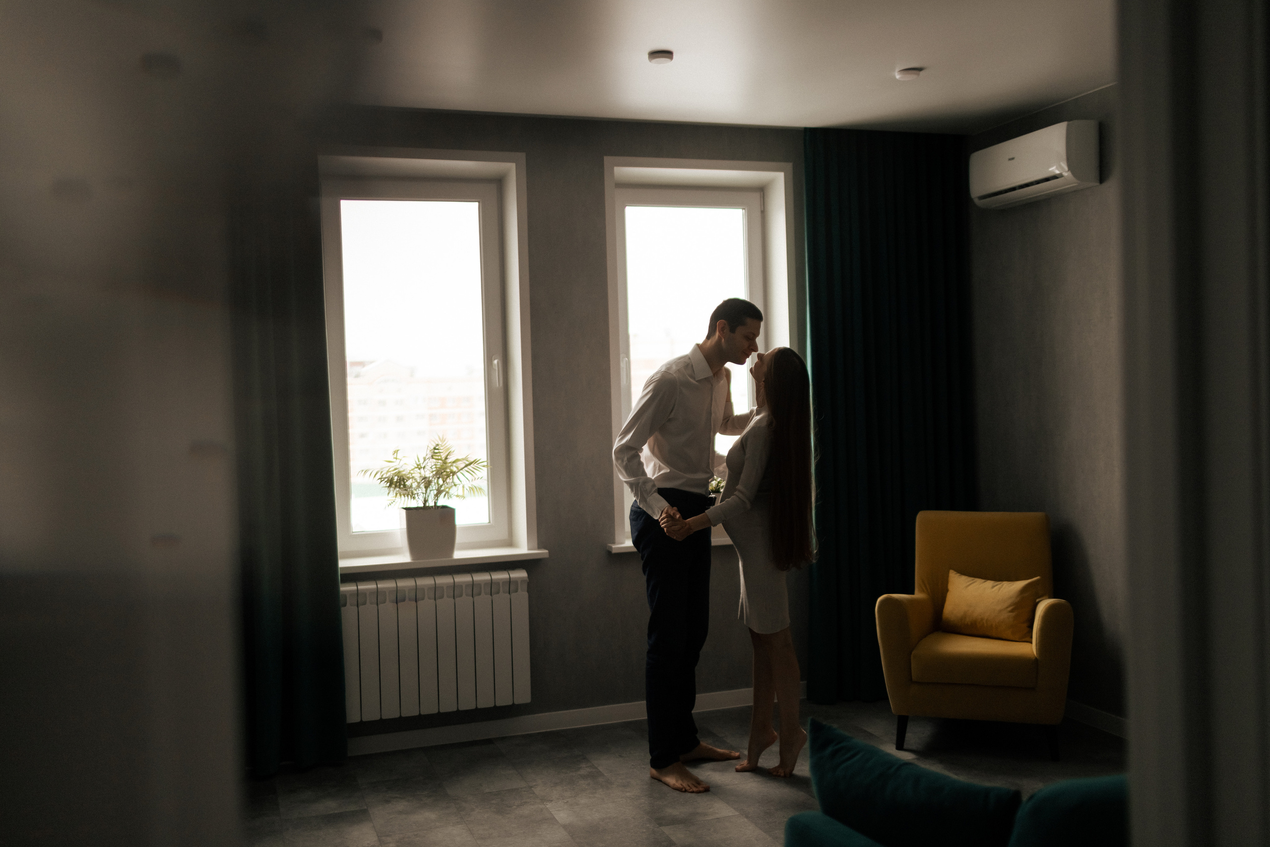 Павел и Мария в трепетном ожидании. Фотограф про любовь в городе Москва