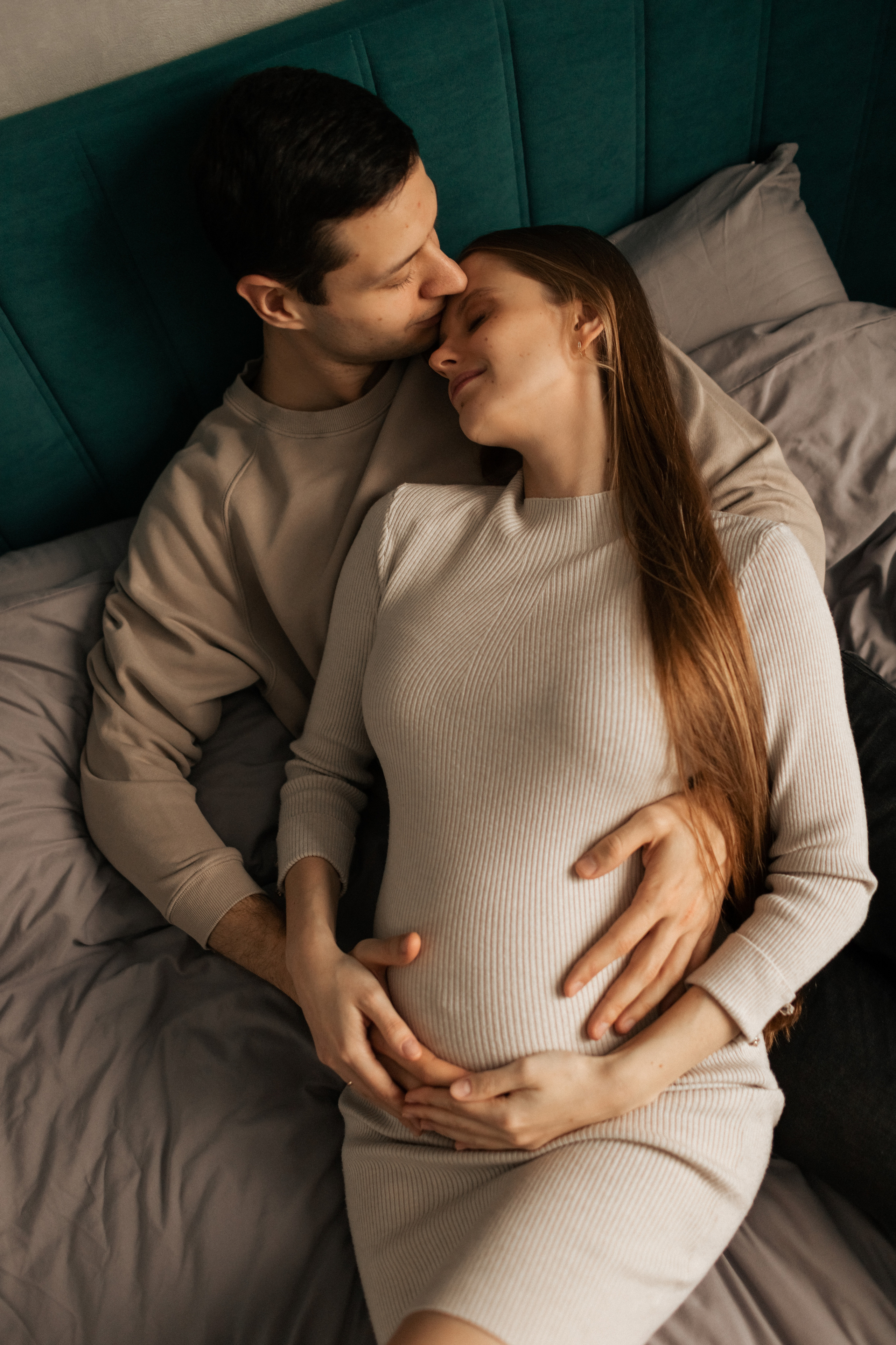 Павел и Мария в трепетном ожидании. Фотограф про любовь в городе Москва