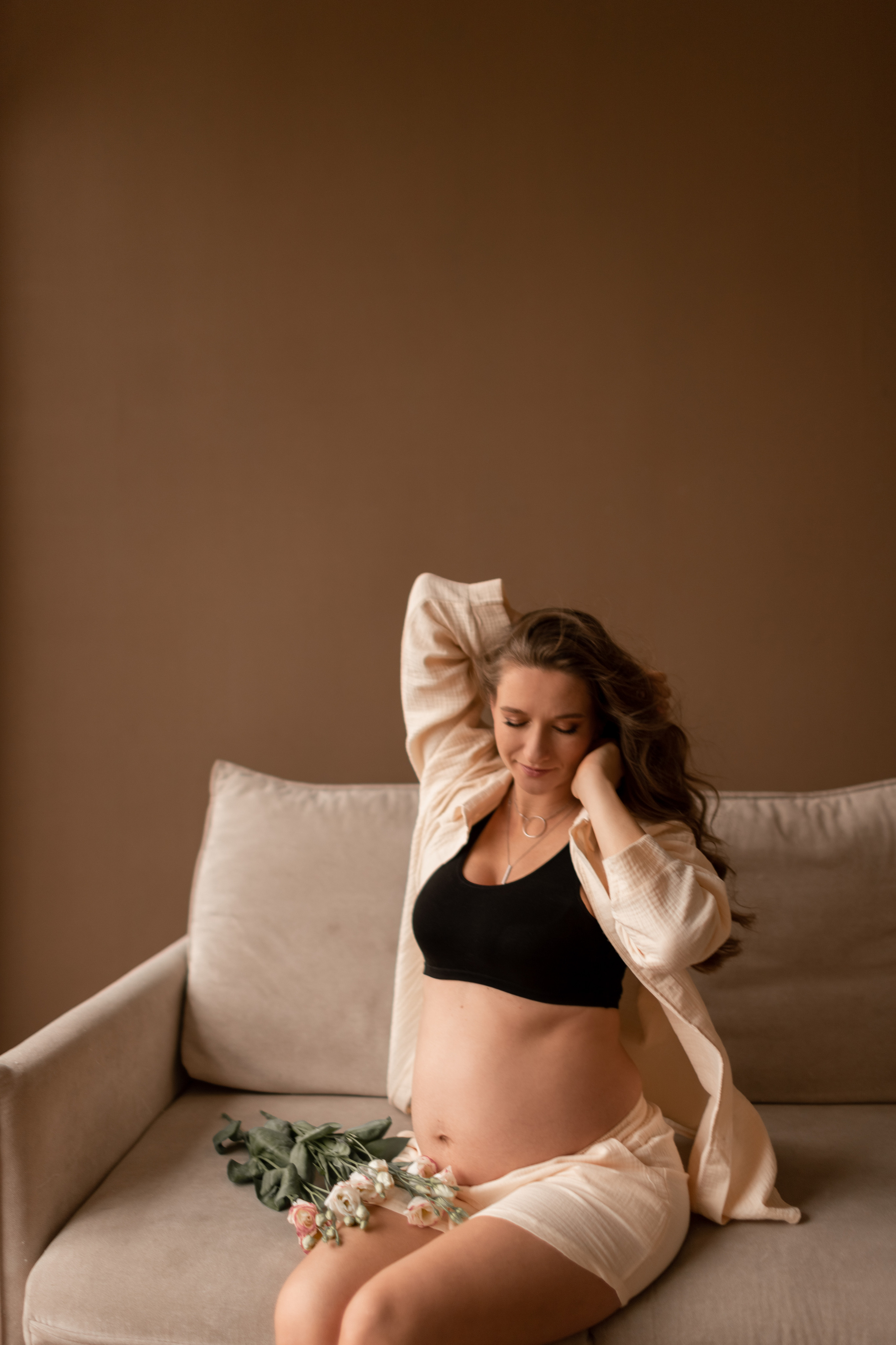 Прекрасная Яна в трепетном ожидании. Фотограф про любовь в городе Москва