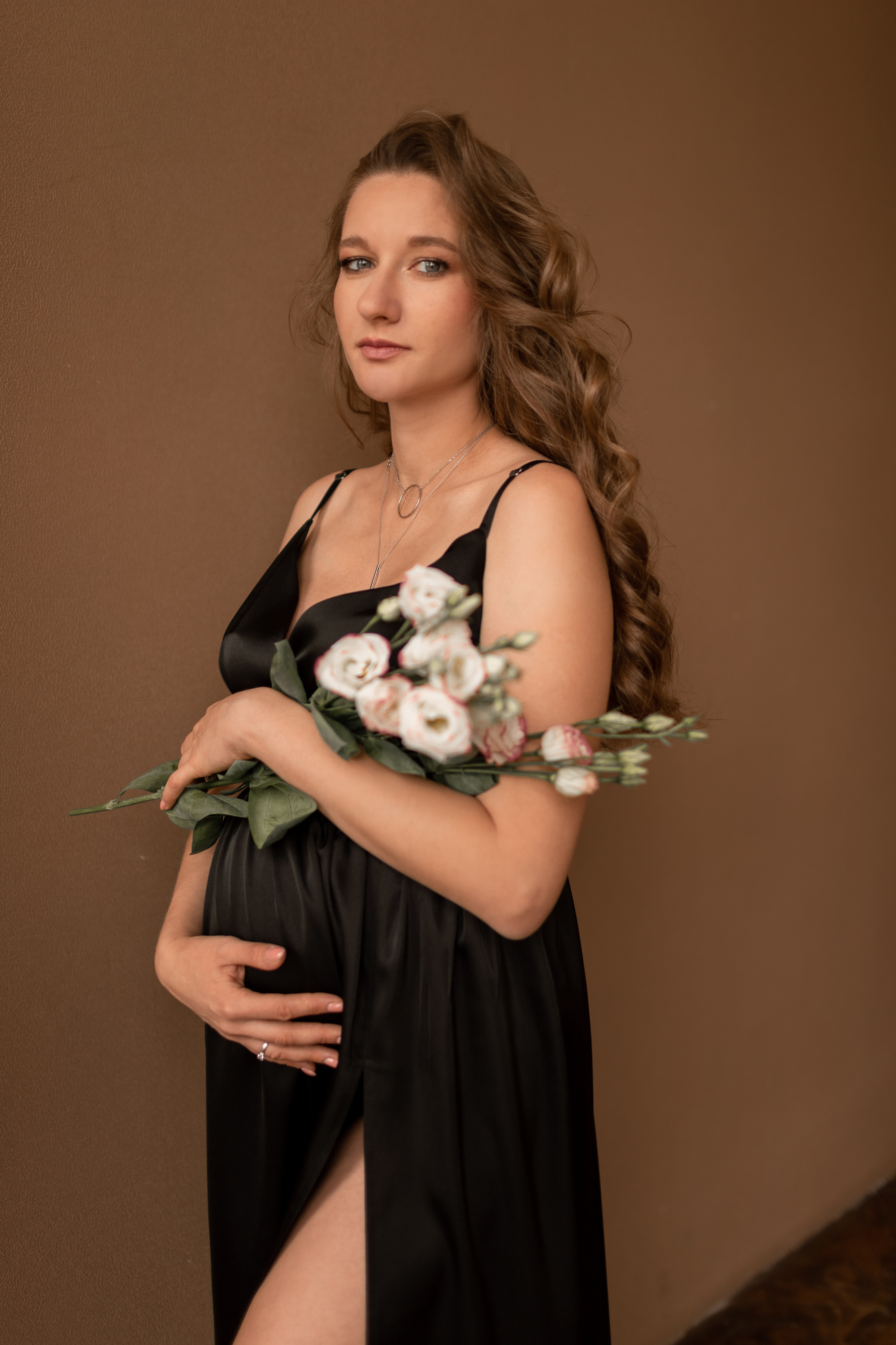 Прекрасная Яна в трепетном ожидании. Фотограф про любовь в городе Москва